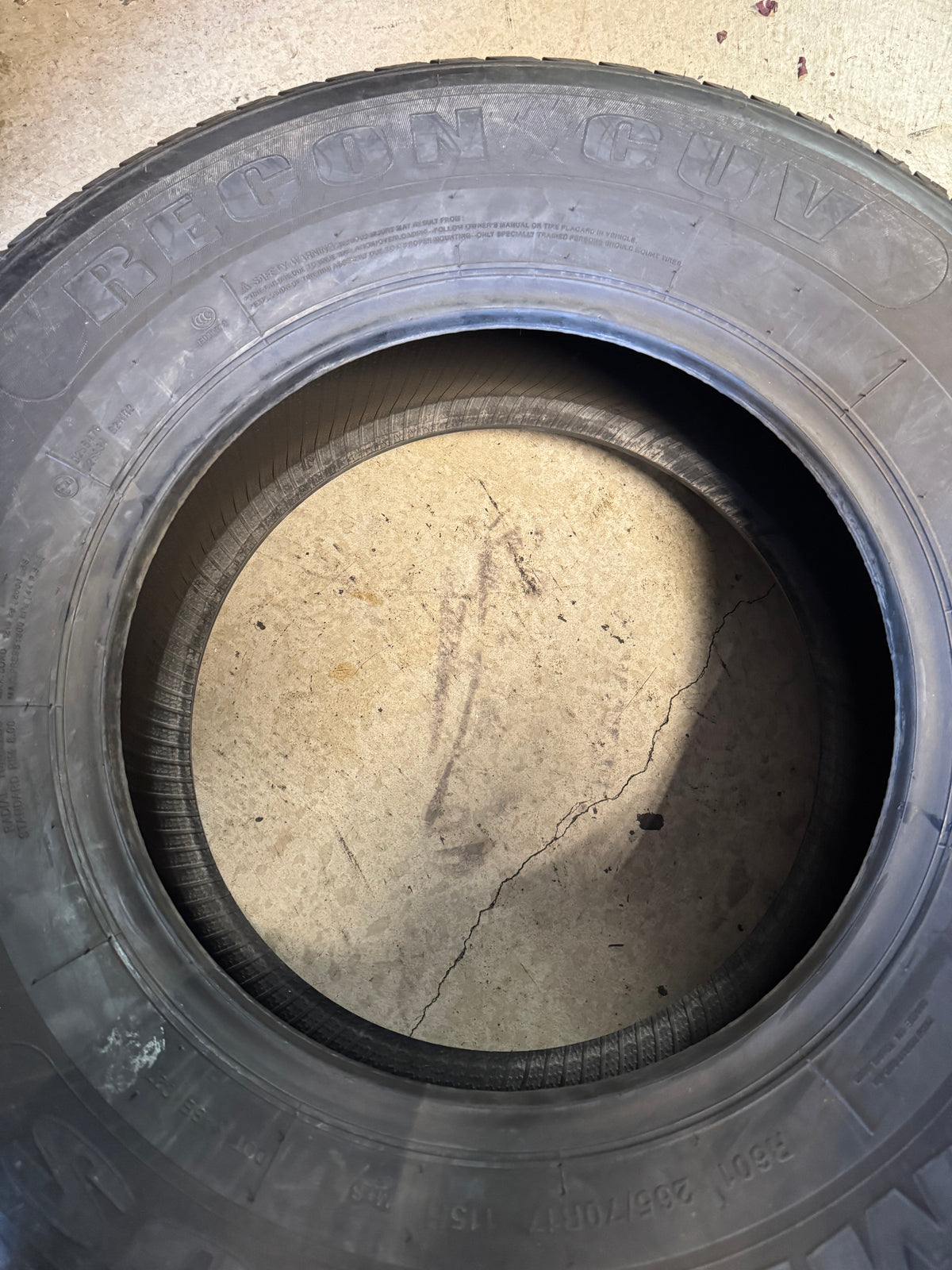 NOS AMERICUS RECON CUV R601 BSW P 265 70 17 115H TOURING TIRE AMD0379