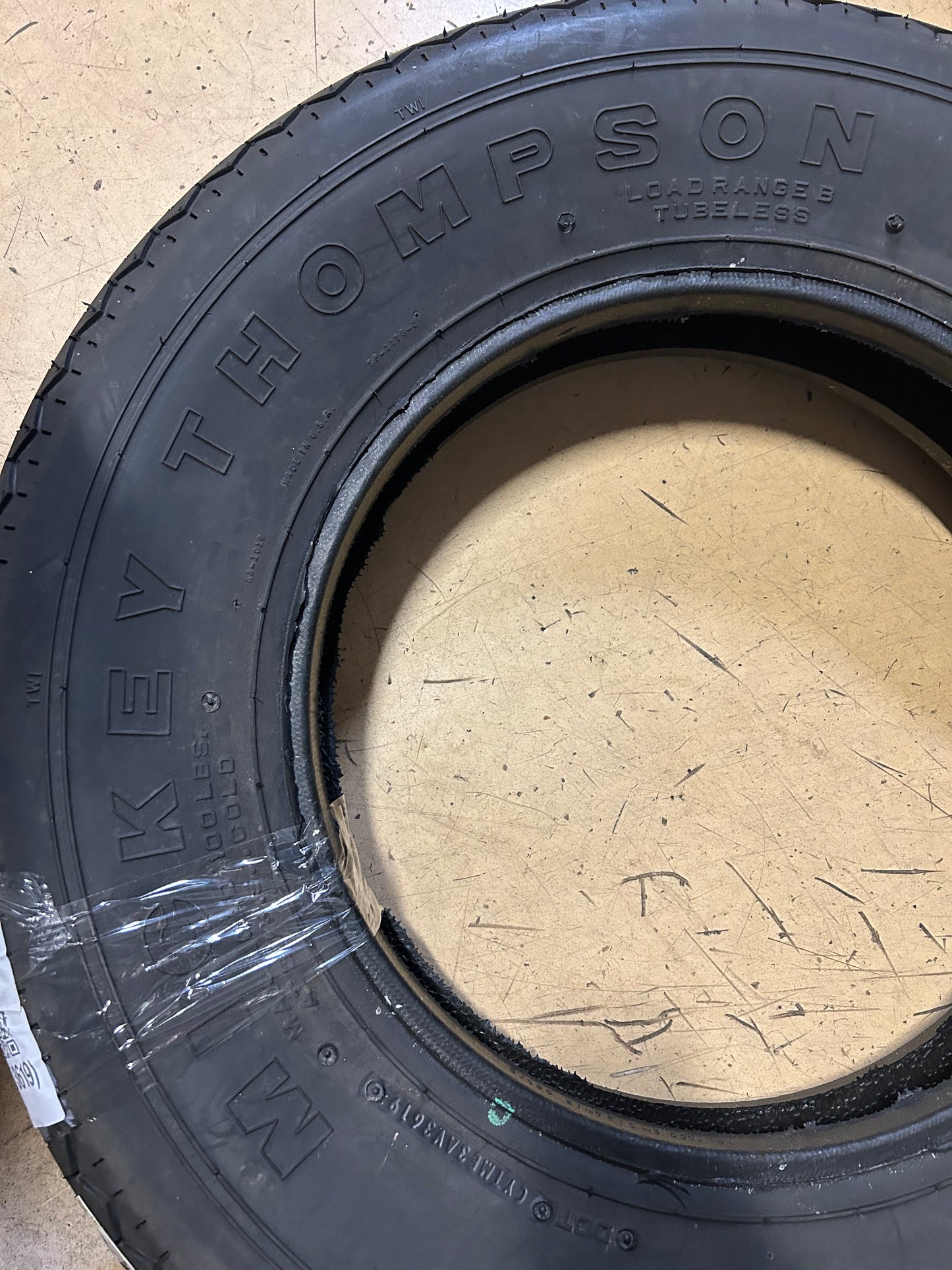 NOS MICKEY THOMPSON SPORTSMAN FRONT 28 7.5 15 PERFORMANCE TIRE 90000000595