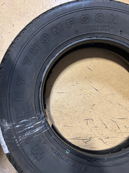 NOS MICKEY THOMPSON SPORTSMAN FRONT 28 7.5 15 PERFORMANCE TIRE 90000000595