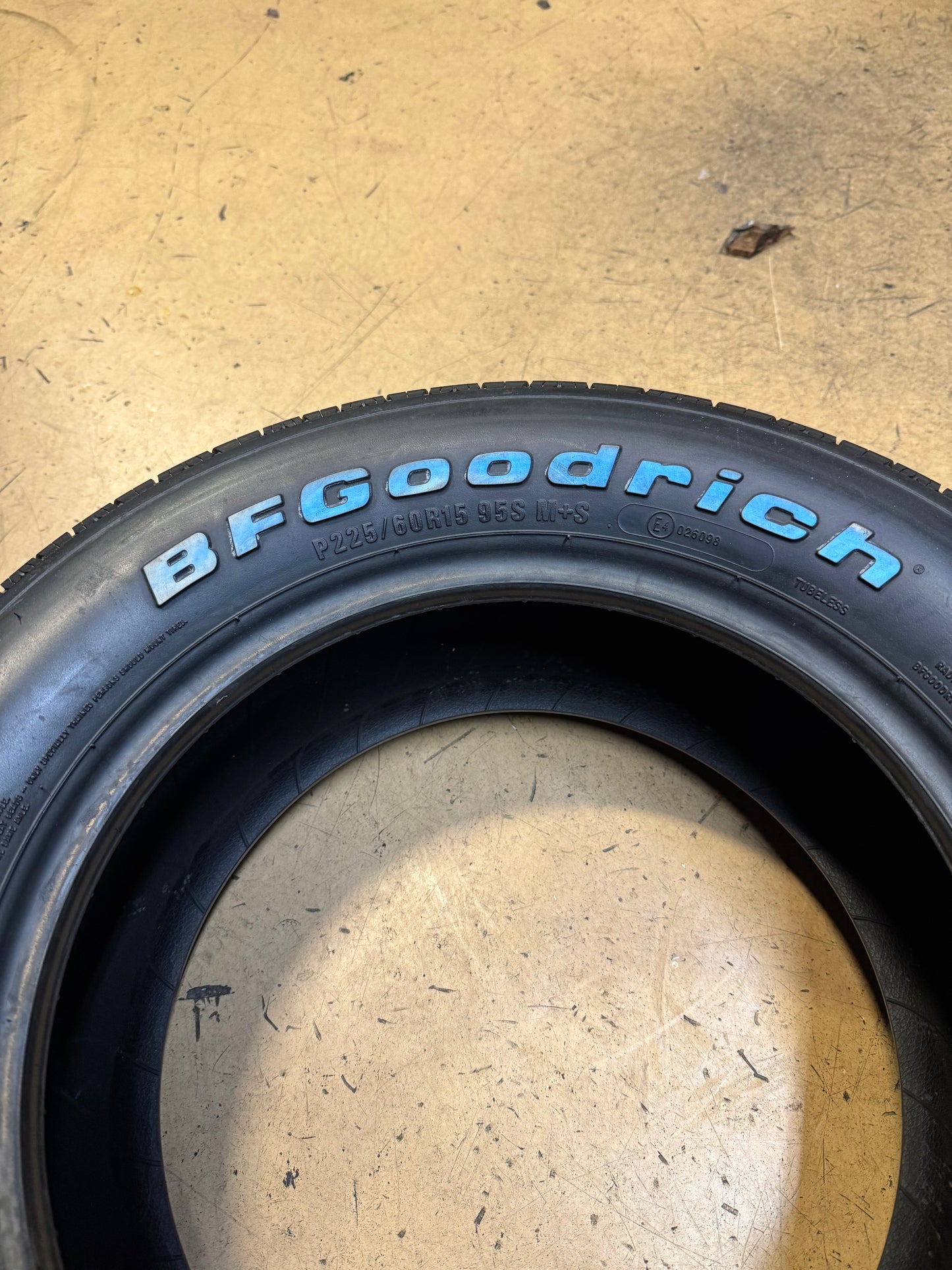 BFGOODRICH RADIAL T/A RWL P 225 60 15 95S ALL SEASON TIRE 10971