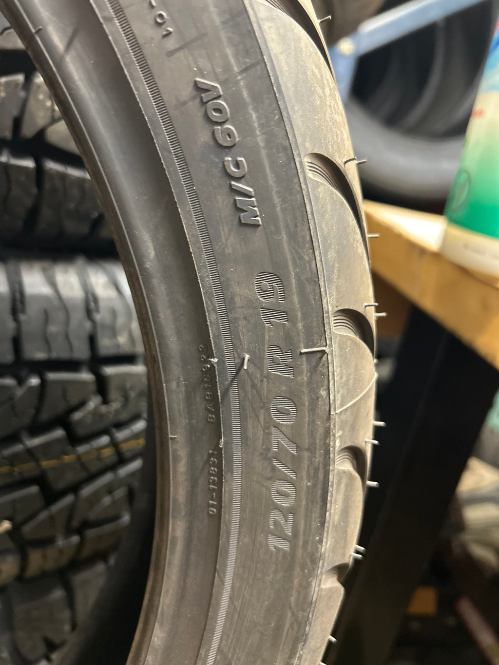 MICHELIN COMMANDER TOURING III 120 70 19 60V FRONT MOTORCYCLE TIRE 70059