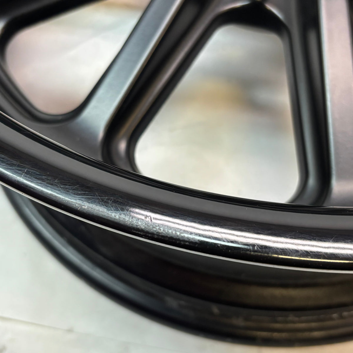 US MAGS U123 RAMBLER GLOSS BLACK MATTE BLACK 18X8 5X120.65 ET 1 1002-46BLD