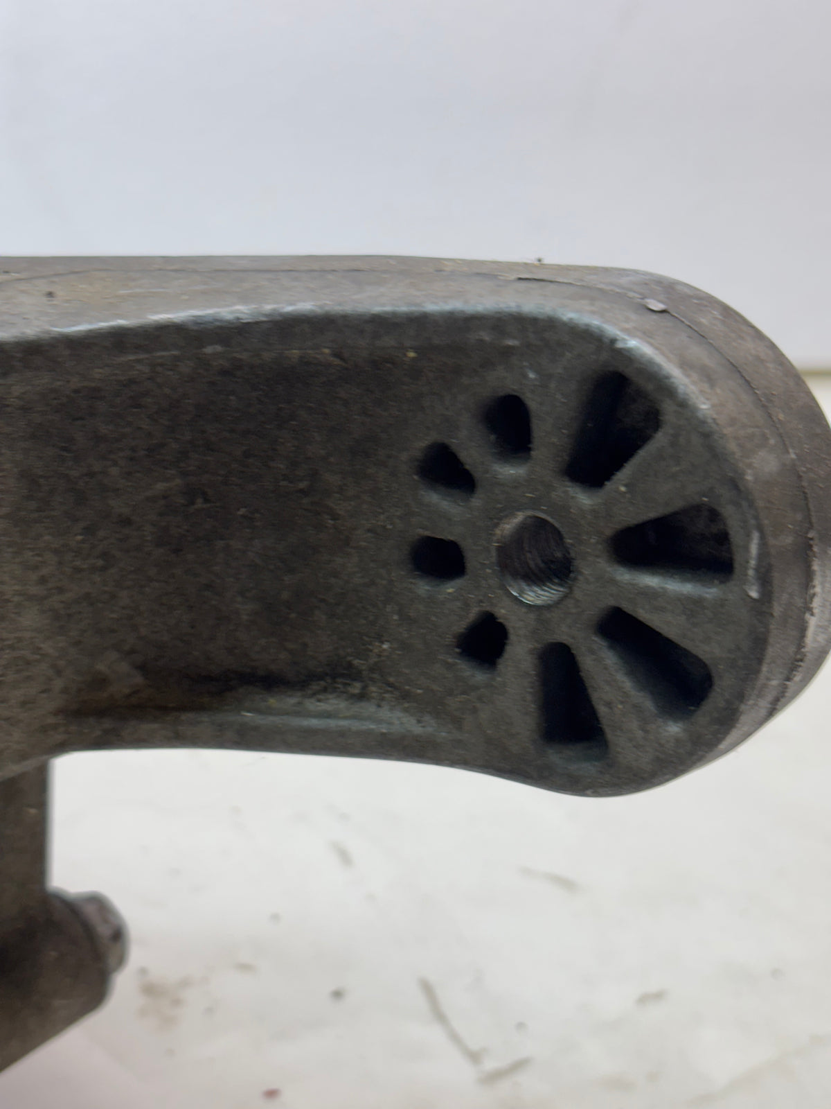 USED GENUINE MOPAR REAR AXLE DIFFERENTIAL CHRYSLER 300 DODGE CHARGER 6815936AC