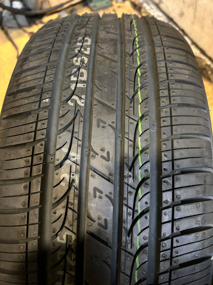 NOS KUMHO SOLUS KH25 BSW P 215 40 18 85V ALL SEASON TIRE 2141133