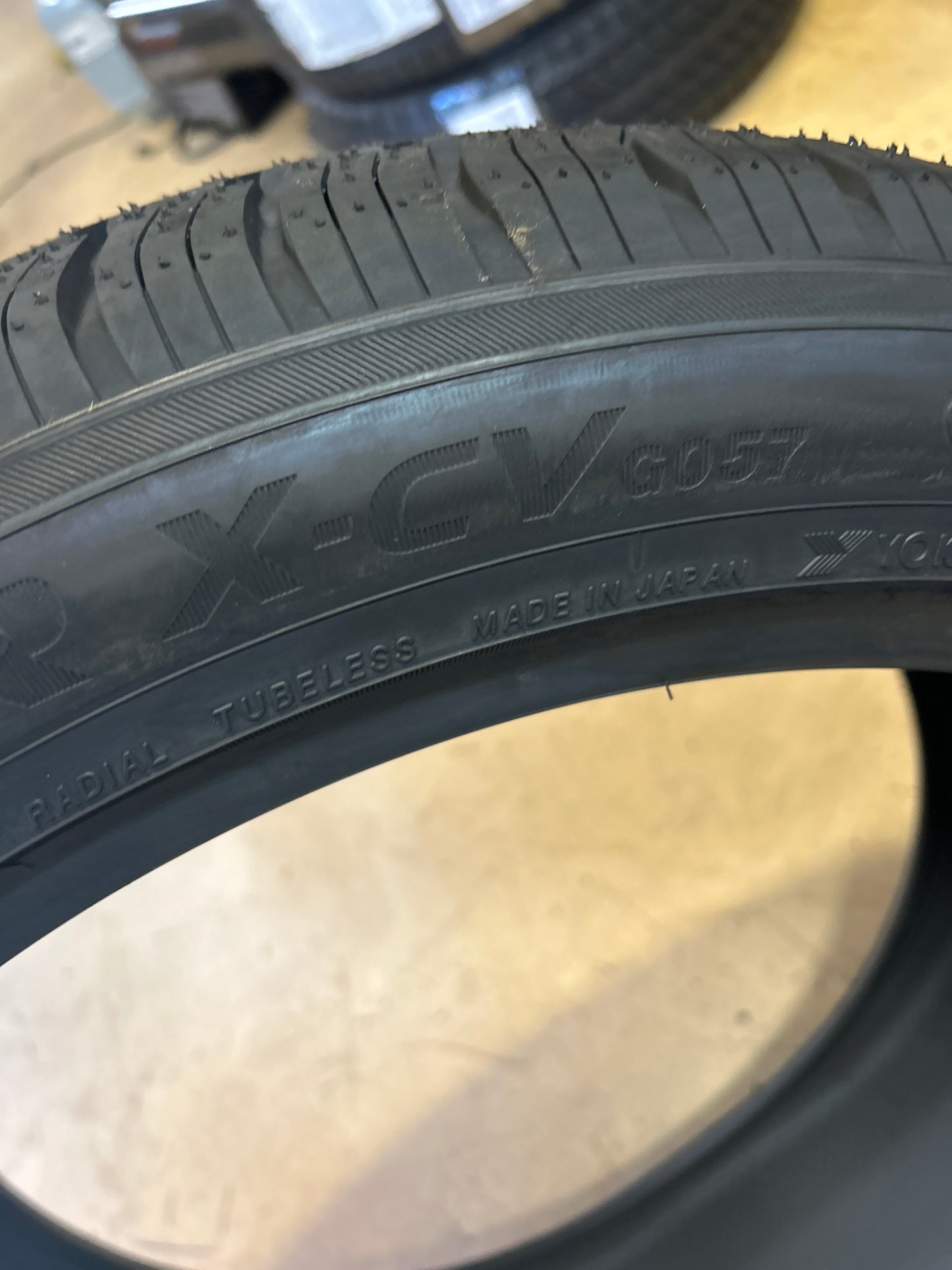 YOKOHAMA GEOLANDAR X-CV BSW P275 40 21 107W ALL SEASON TIRE 110157018