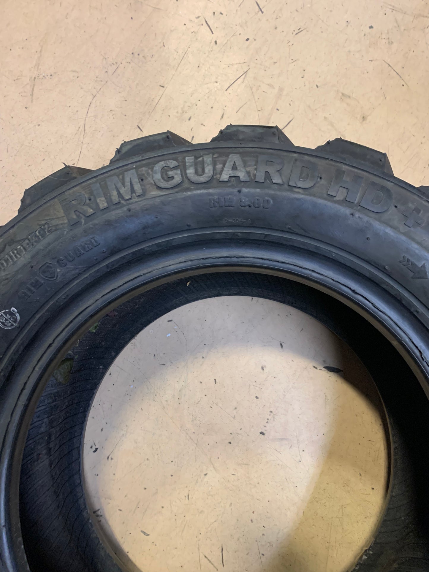 POWER KING RIM GUARD HD PLUS BSW  27 10.5 15 103B 8 PLY INDUSTRIAL TIRE RGD16