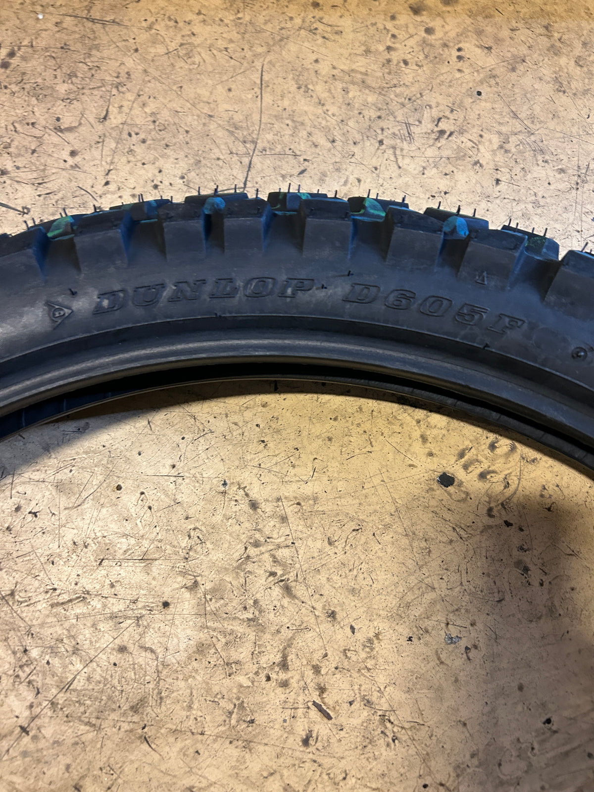 DUNLOP D605F BSW 90 90 21 54P FRONT MOTORCYCLE TIRE 45154986