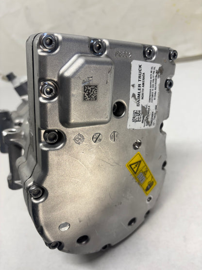 FREIGHTLINER AC COMPRESSOR 57CC 400V ERC MAHLE 22-79626-000 DAMAGED - 1