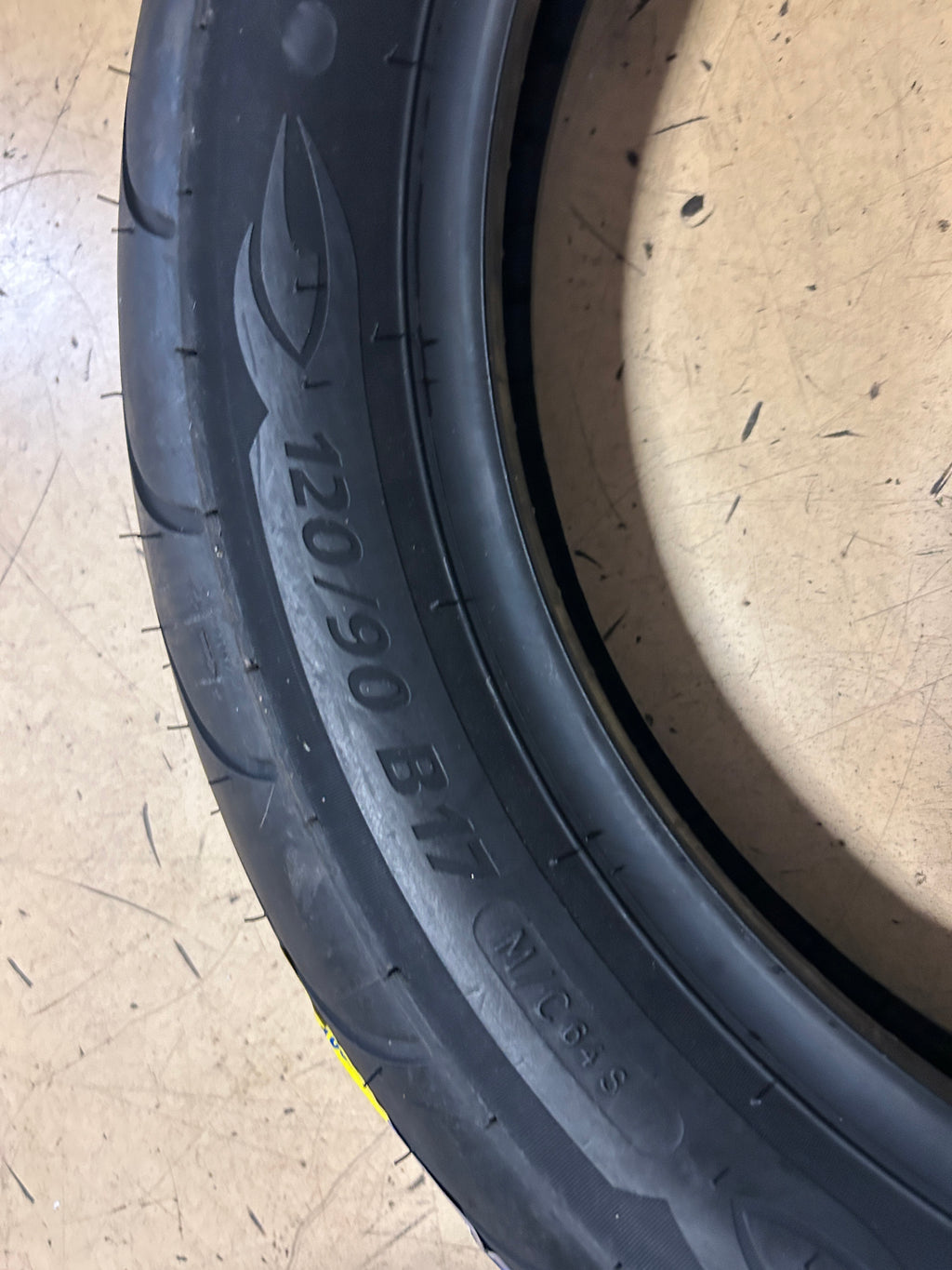 MICHELIN COMMANDER II BSW 120 90 17 64S FRONT MOTORCYCLE TIRE 50337