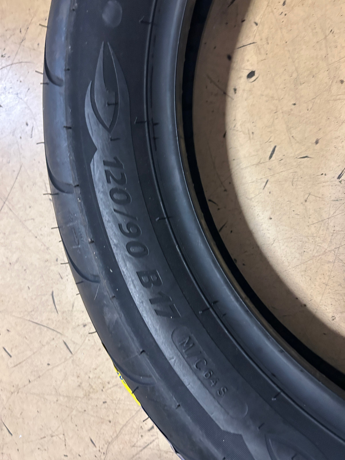 MICHELIN COMMANDER II BSW 120 90 17 64S FRONT MOTORCYCLE TIRE 50337