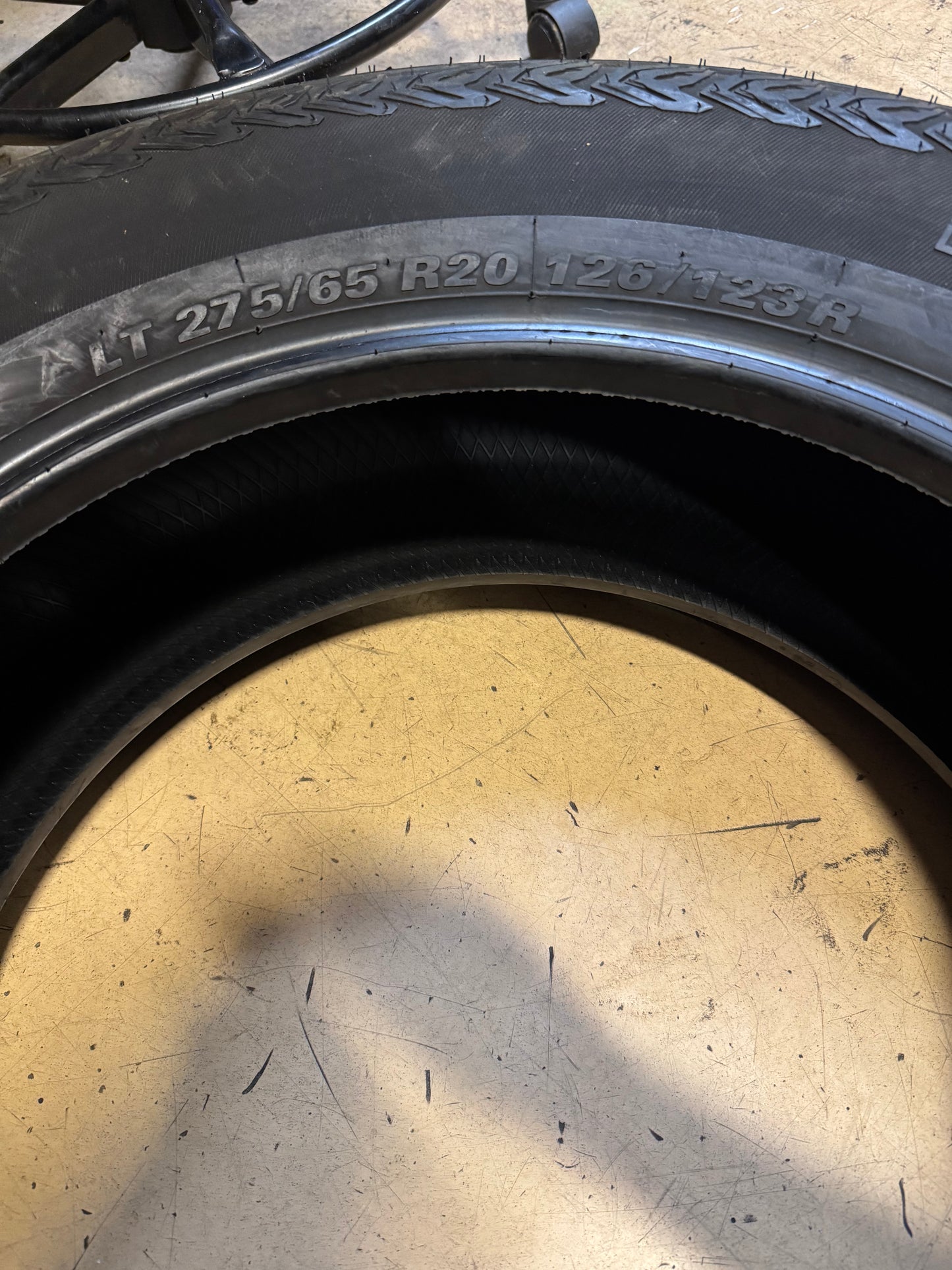 2 NOS KUMHO ROAD VENTURE AT51 BSW LT 275 65 20 126/123R 10PLY TIRE 2177763