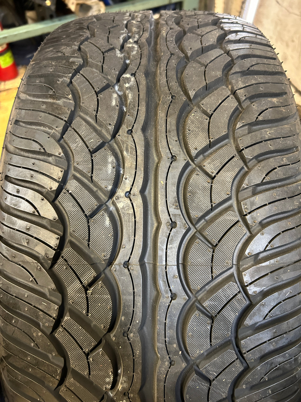 NOS YOKOHAMA PARADA SPEC-X P 275 40 20 106V XL PERFORMANCE TIRE 110100236