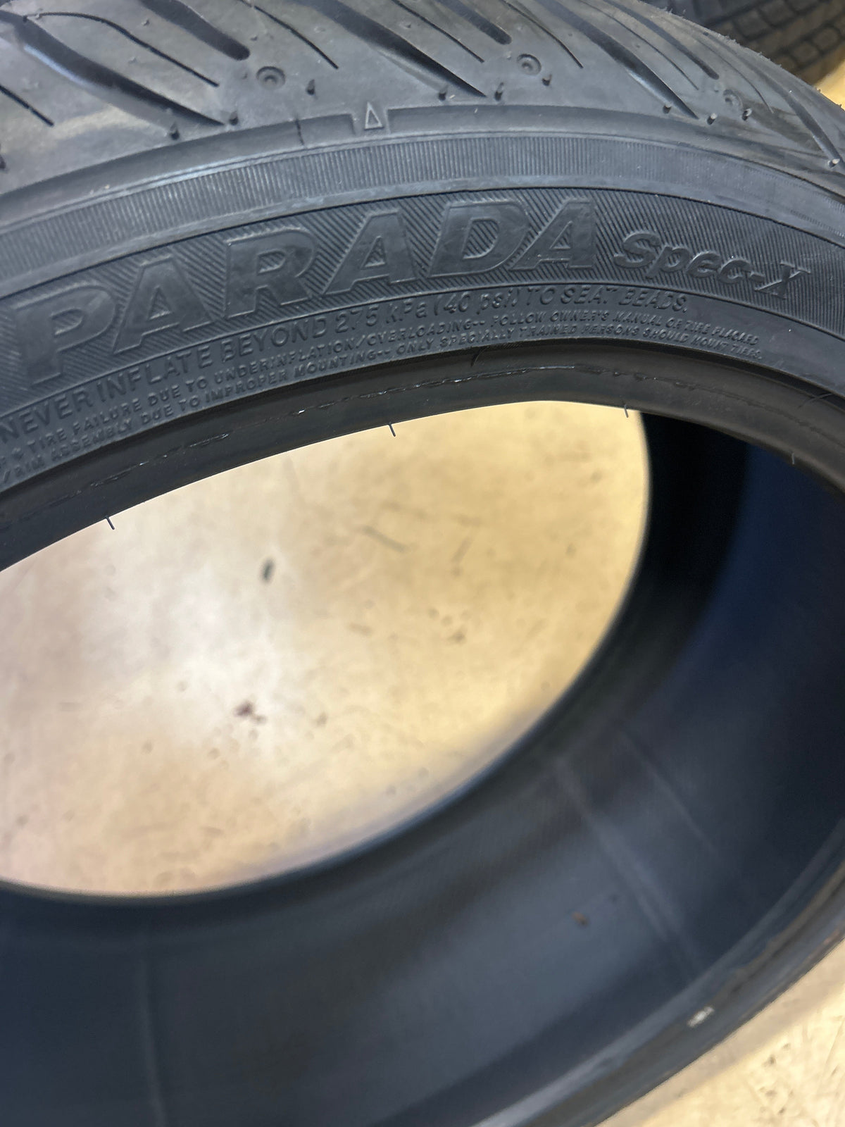 NOS YOKOHAMA PARADA SPEC-X BSW P265 40 22 106V ALL SEASON TIRE 110100220