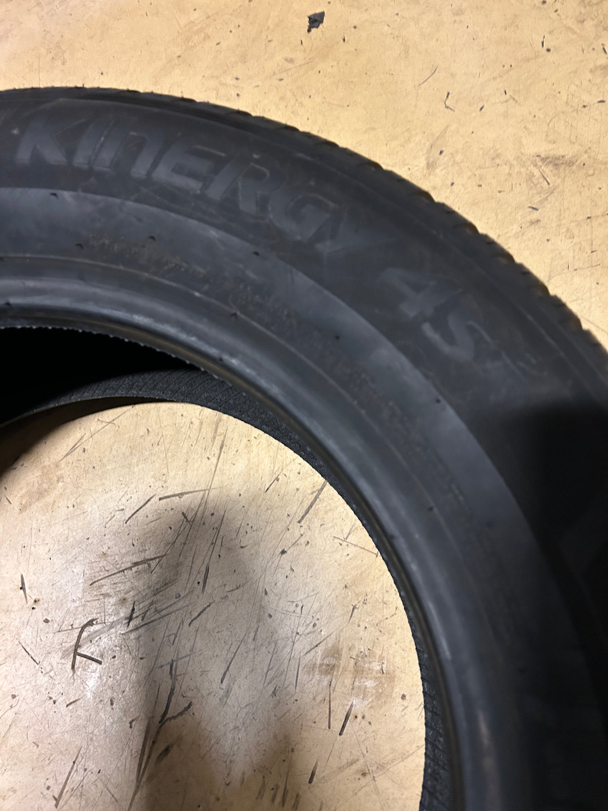 NOS HANKOOK KINERGY 4S2 BSW P 215 60 16 95V ALL WEATHER TIRE 1026994