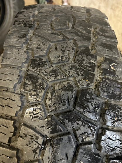 USED 8.5/32” TOYO OPEN COUNTRY A/T III BSW LT 245 75 17 121/118S 10PLY TIRE 355640