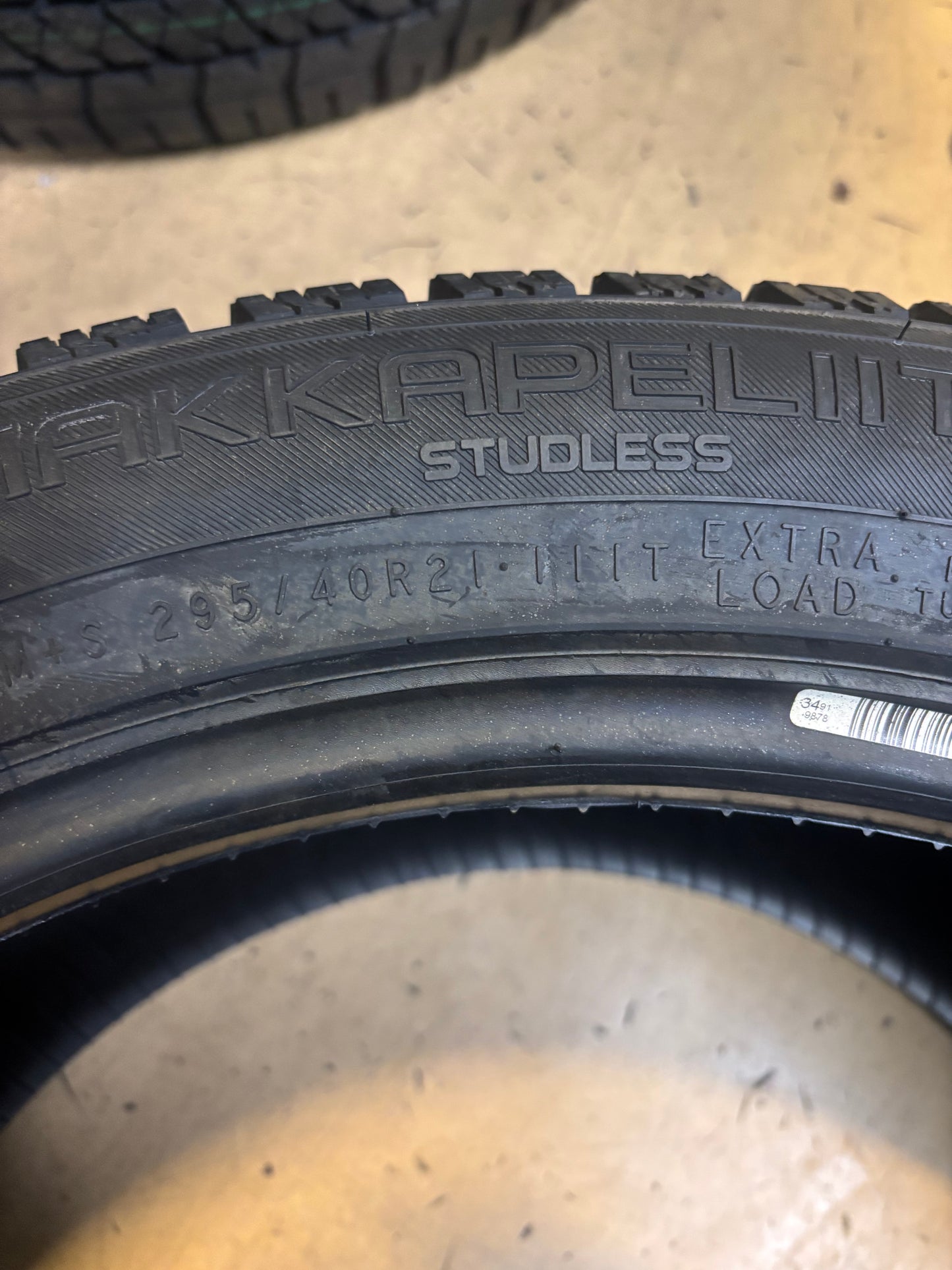 NEW OLD STOCK NOKIAN HAKKAPELIITTA R3 SUV BSW P 295 40 21 111T XL SNOW WINTER TIRE T430701