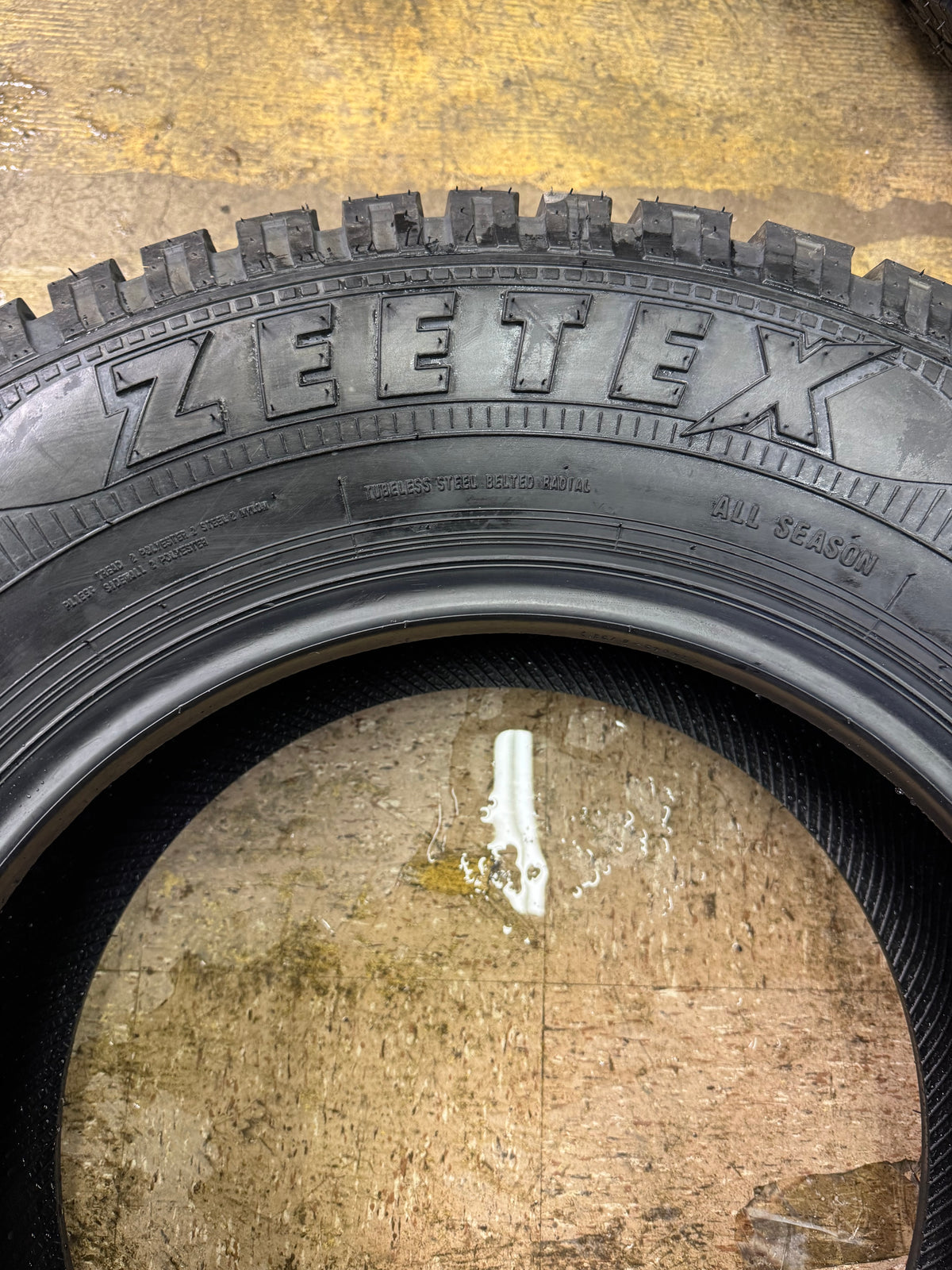 ZEETEX AT1000 BSW LT 265 70 17 121/118S 10PLY ALL TERRAIN TIRE 1200034416