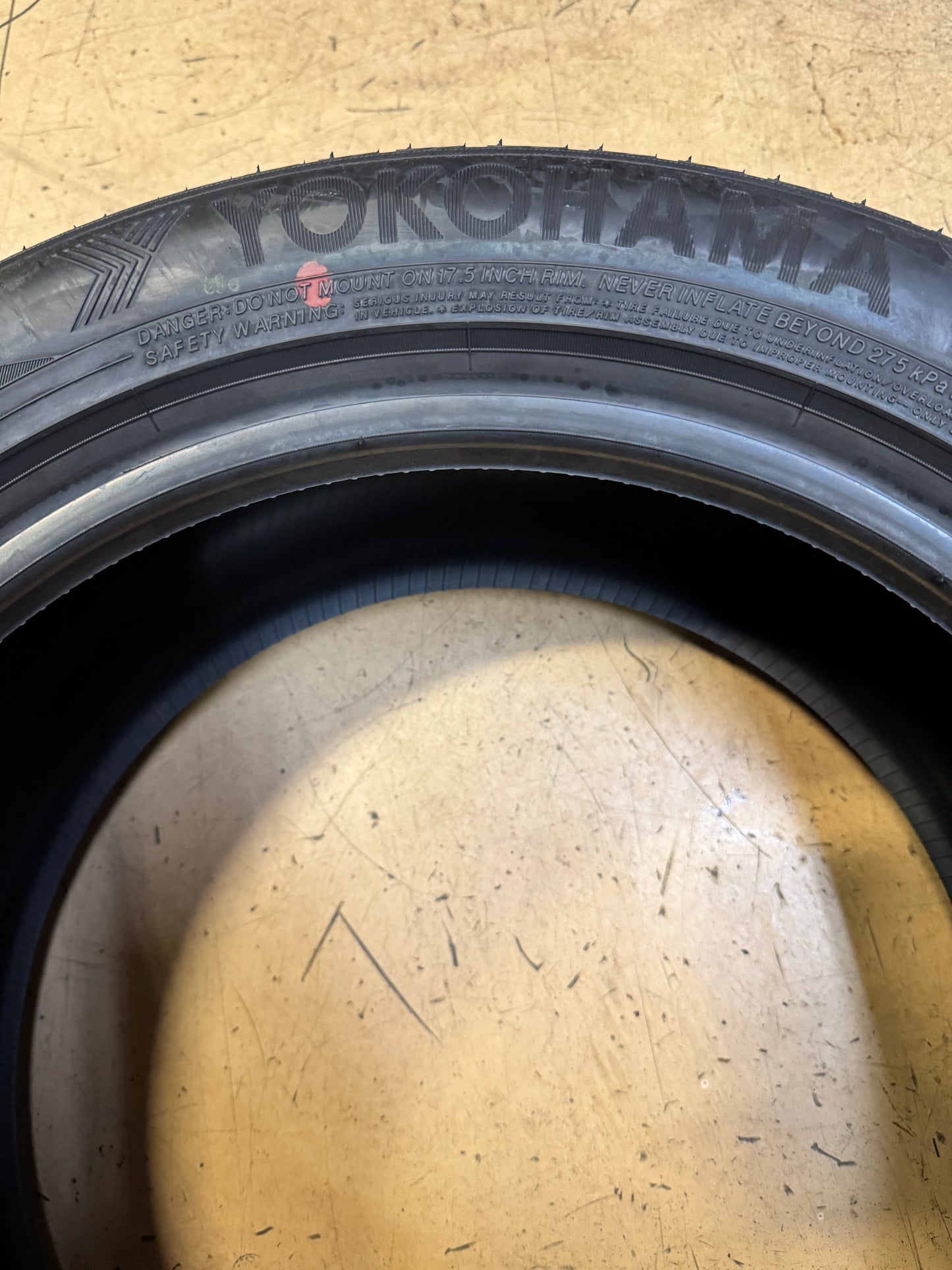YOKOHAMA BLUEARTH WINTER V906 BSW P 225 50 17 98V XL WINTER TIRE 110109605