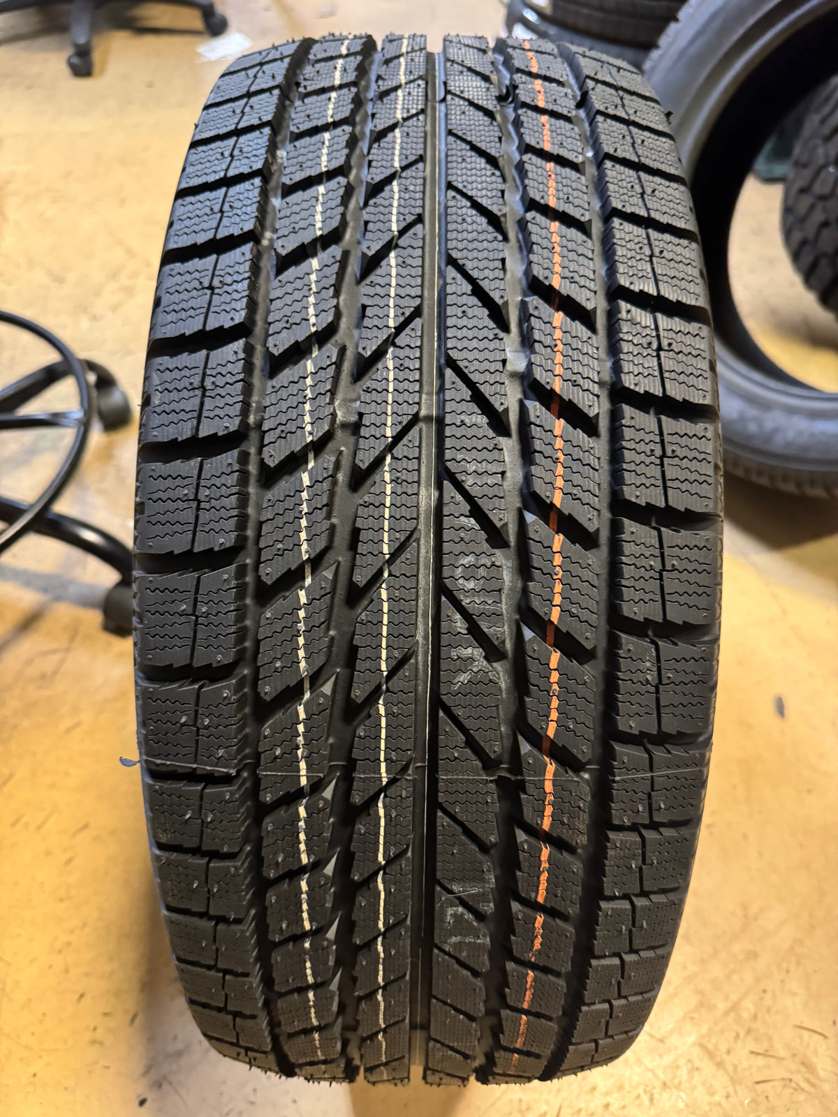 2 NOS TOYO OBSERVE GARIT KX BSW P 225/55R17 97H WINTER TIRE 149660