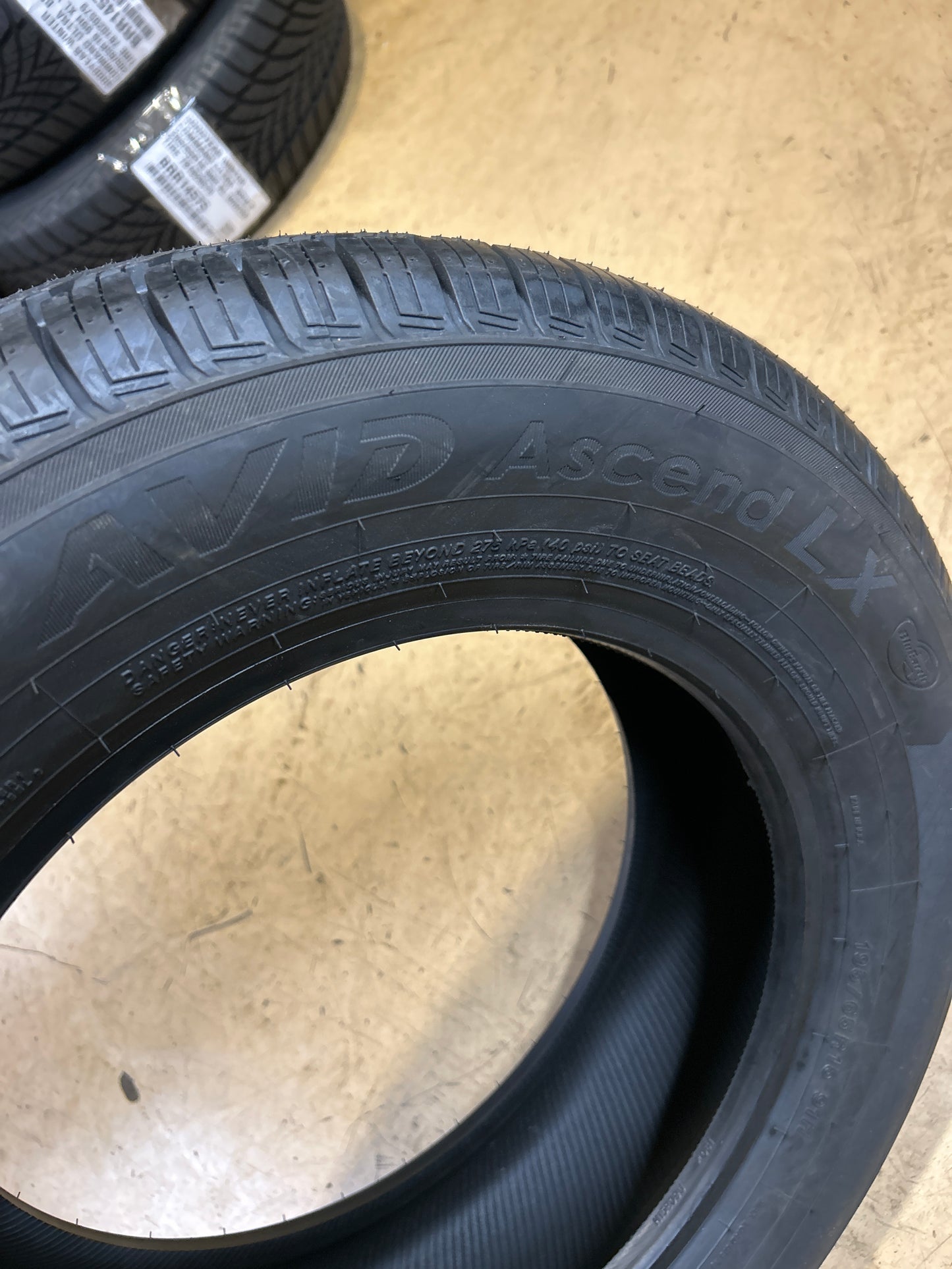 YOKOHAMA AVID ASCEND LX BSW P 195 65 15 91H ALL SEASON TIRE 110132804