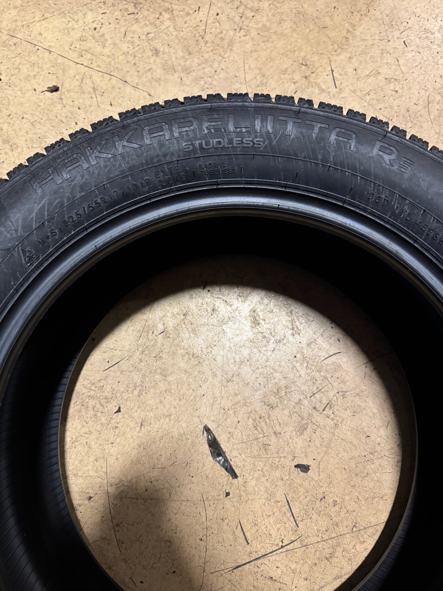 NOKIAN HAKKAPELIITTA R5 (EV) BSW P 225 55 17 101R XL STUDLESS WINTER TIRE T432187