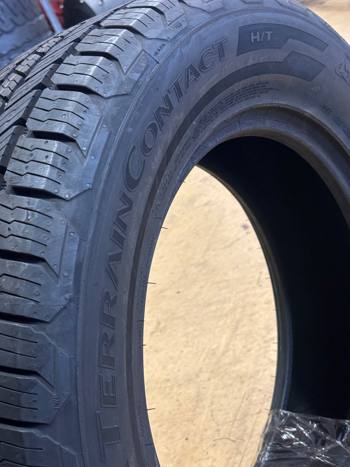 CONTINENTAL TERRAINCONTACT H/T BSW P 265 60 18 110T SL HIGHWAY TERRAIN TIRE 15571850000