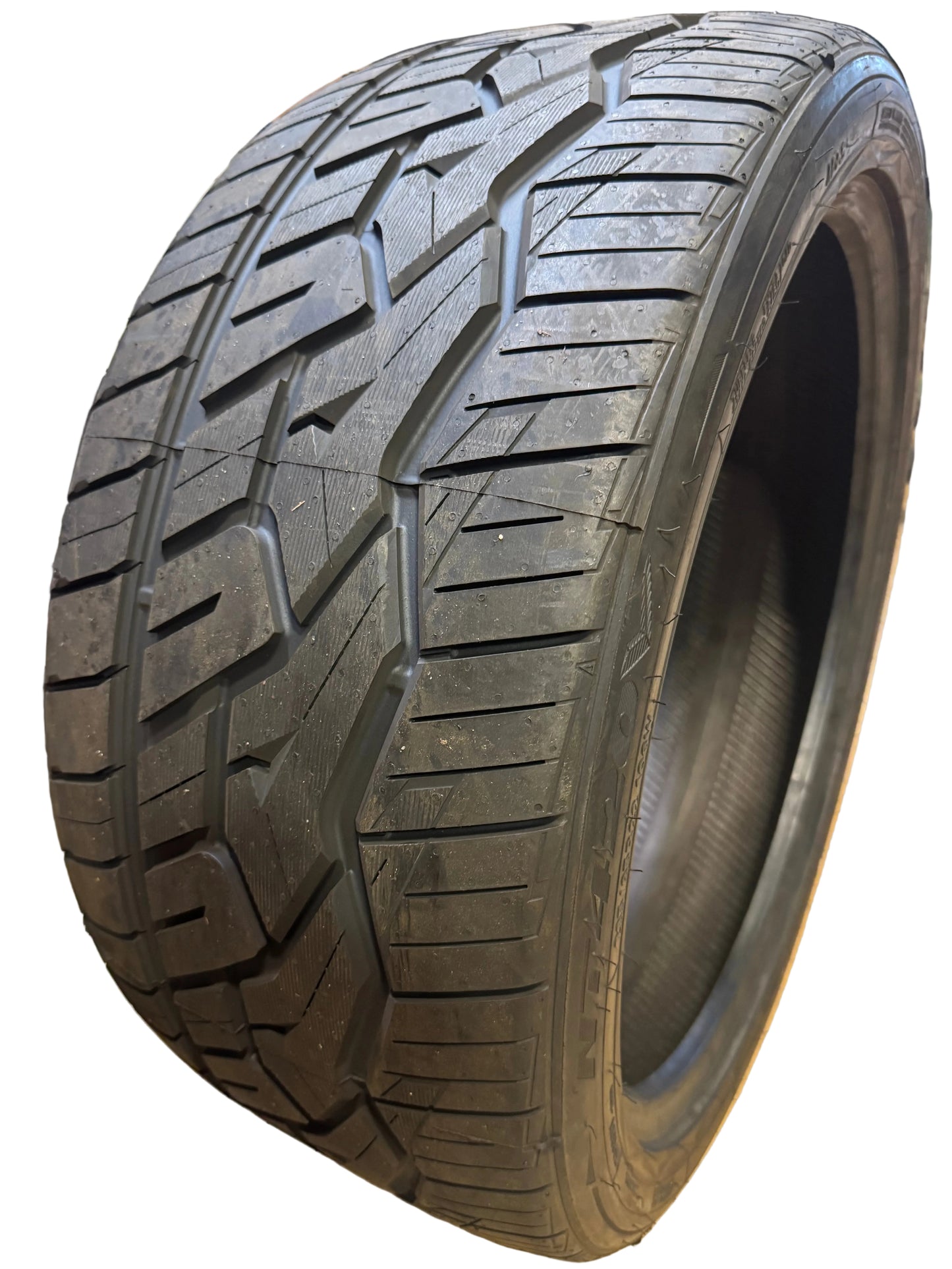 NITTO NT420V BSW P 285 35 22 106W XL ALL SEASON TIRE 206760