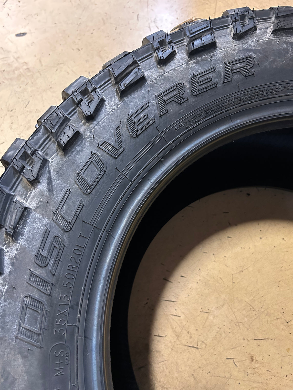 NOS COOPER DISCOVERER STT PRO BSW LT 35 13.5 20 121Q 10PLY MUD TIRE 170141006