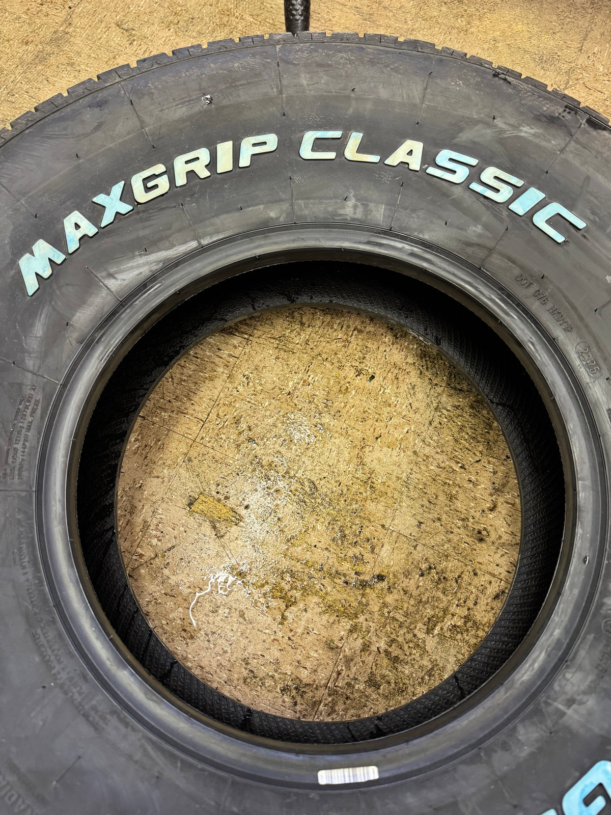 GRIPMAX MAXGRIP CLASSIC RWL P 285 70 15 115H UHP ALL SEASON TIRE GCL023