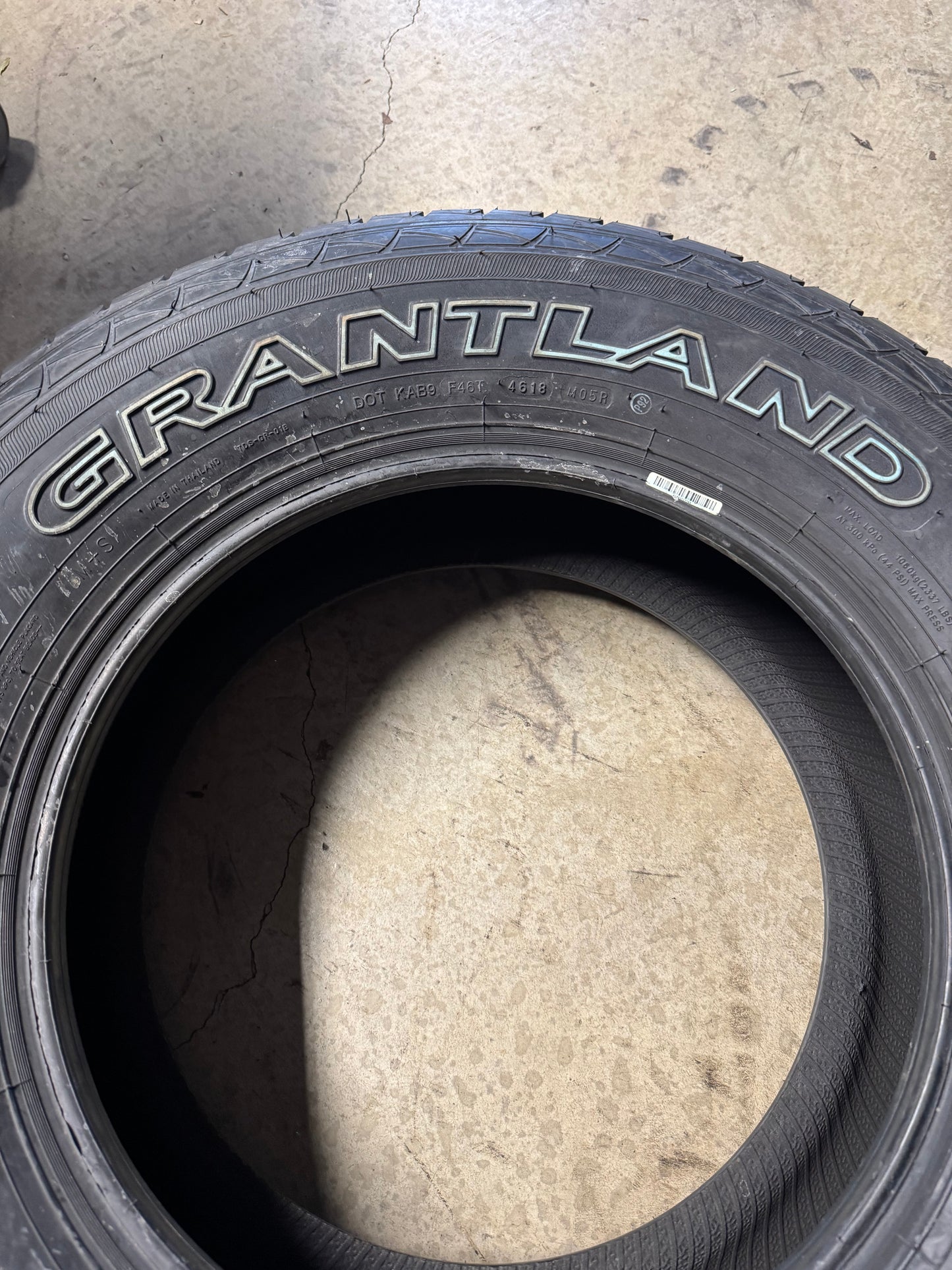 NOS MILESTAR GRANTLAND OWL P 265 65 17 116T ALL SEASON TIRE 24689002
