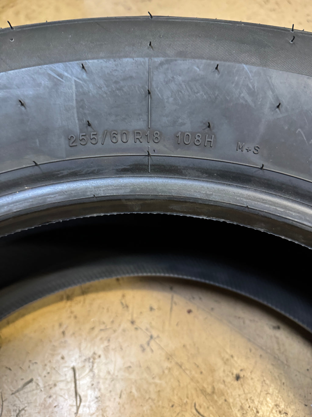 UNIROYAL TIGER PAW TOURING A/S BSW P 255 60 18 108H ALL SEASON TIRE 03436