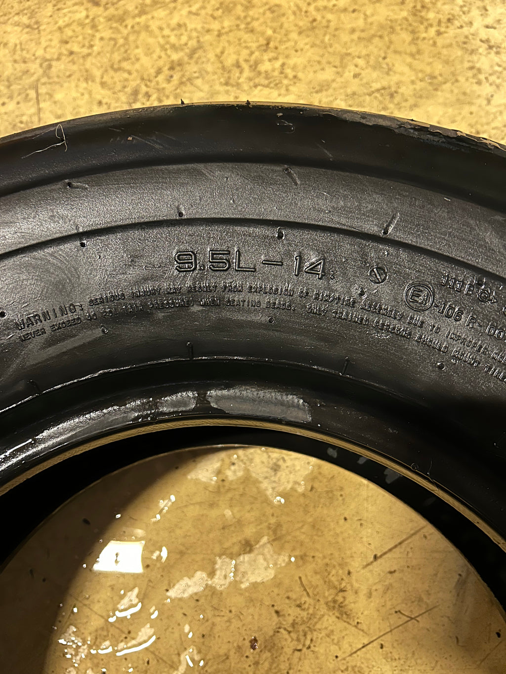 HARVEST KING RIB IMPLEMENT II BSW  9.5L 14SL 8PLY FARM TIRE HWT18