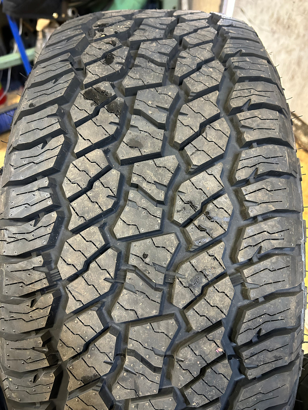BLACKHAWK RIDGECRAWLER A/T P 265 50 20 111T XL ALL TERRAIN TIRE 4120880V