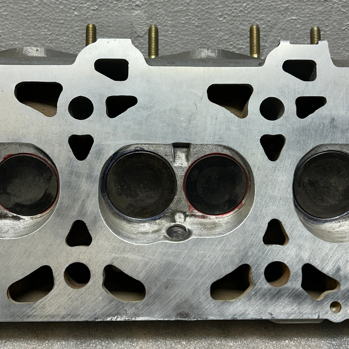 PORSCHE 928 S2 4.7L V8 CYLINDER HEAD MISSING PARTS 9281043483R