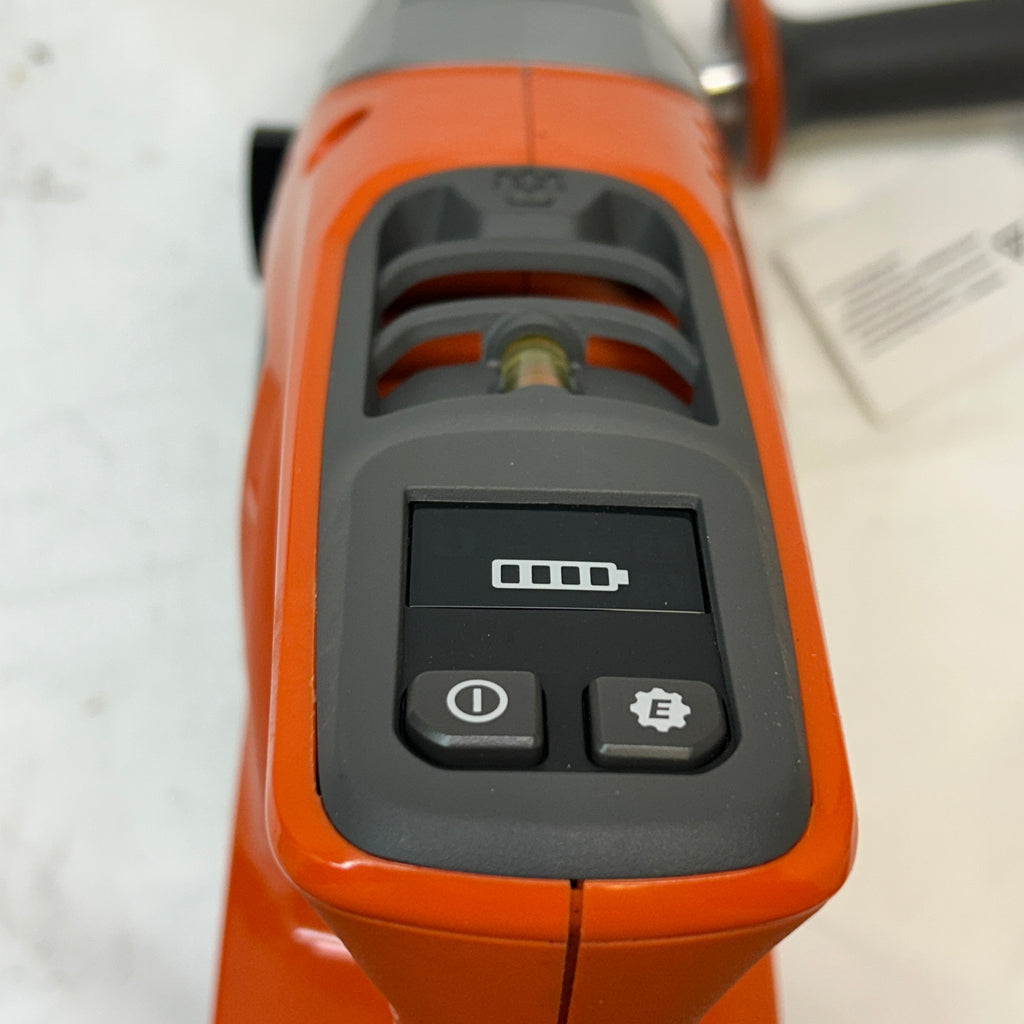 HUSQVARNA CORDLESS CORE DRILL W/ 2 BATTERIES & CHARGER DM 540I