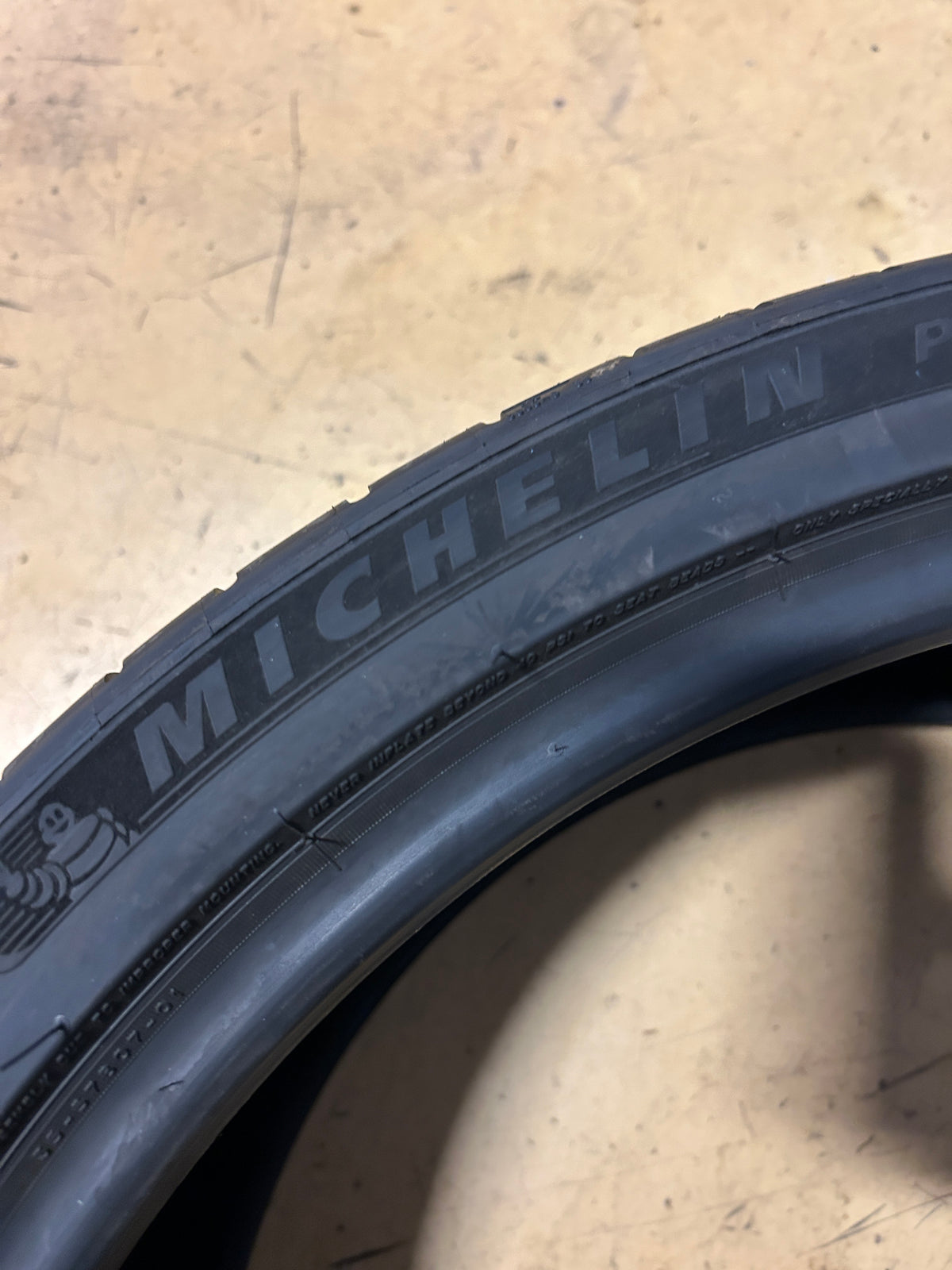 MICHELIN PILOT SPORT ALL SEASON 4 BSW P 245 35 21 96Y XL UHP TIRE 02700