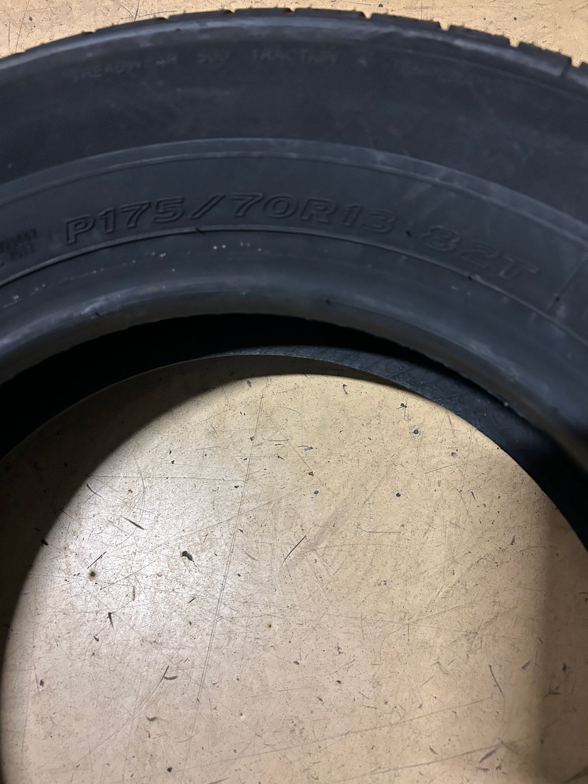 NOS HANKOOK OPTIMO H724 BSW P 175 70 13 82T TOURING TIRE 1010983