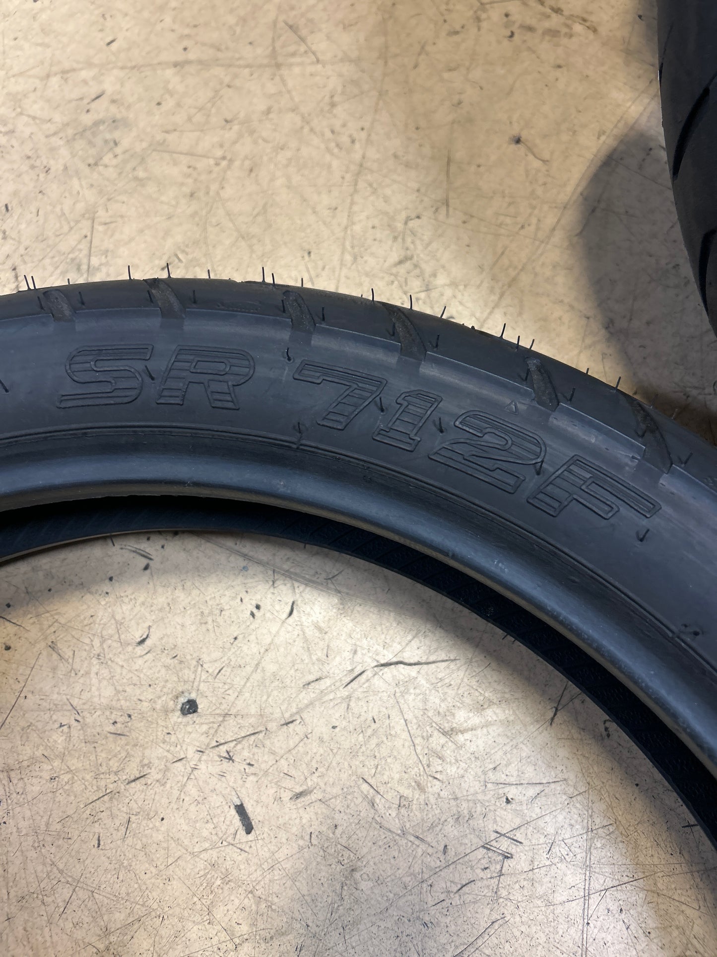SHINKO 10 SR 712F BSW 110 90 19 62H FRONT MOTORCYCLE TIRE 874142