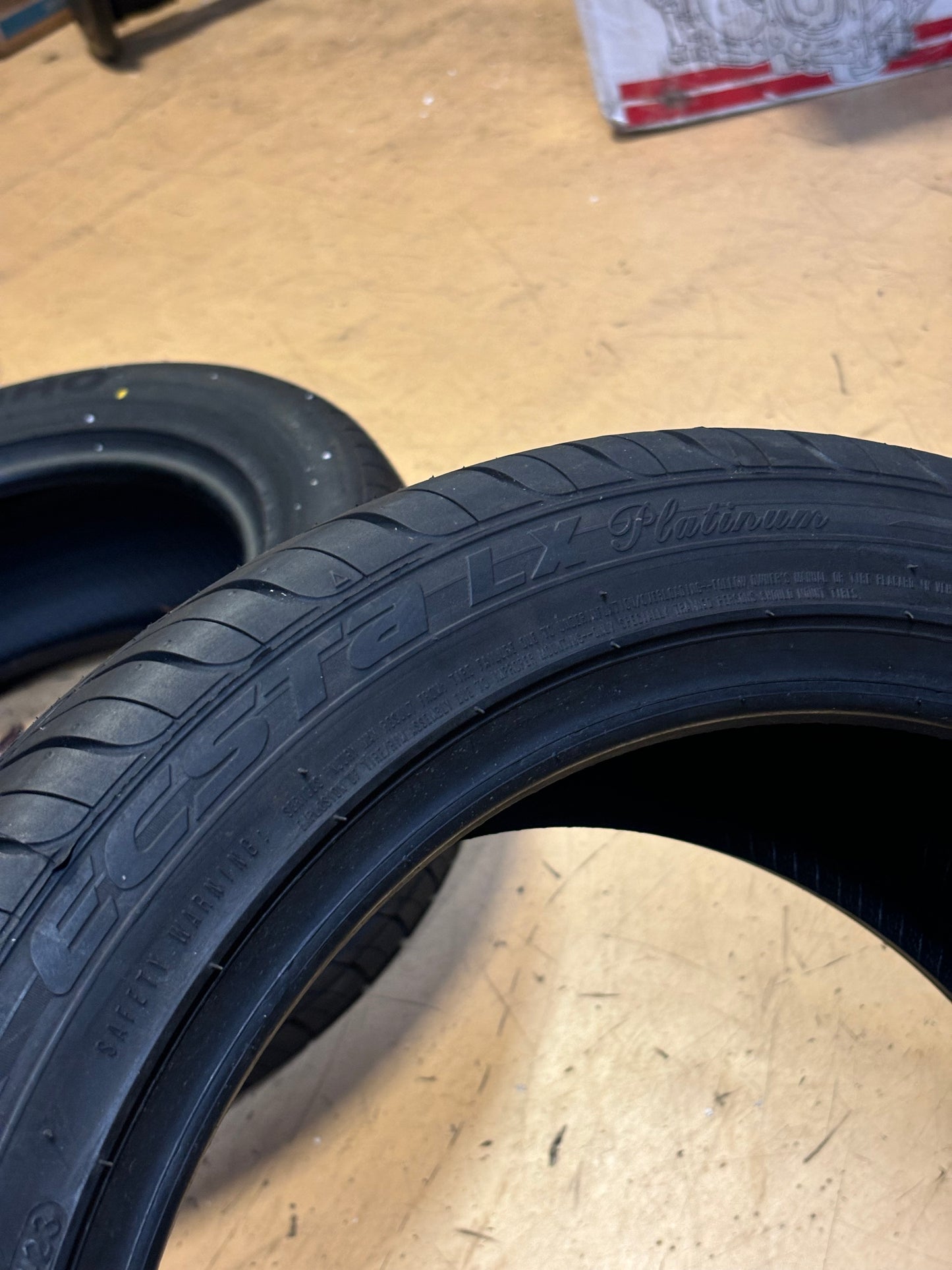 KUMHO ECSTA LX PLATINUM P 225 45 18 95W XL ALL SEASON TIRE 2104543