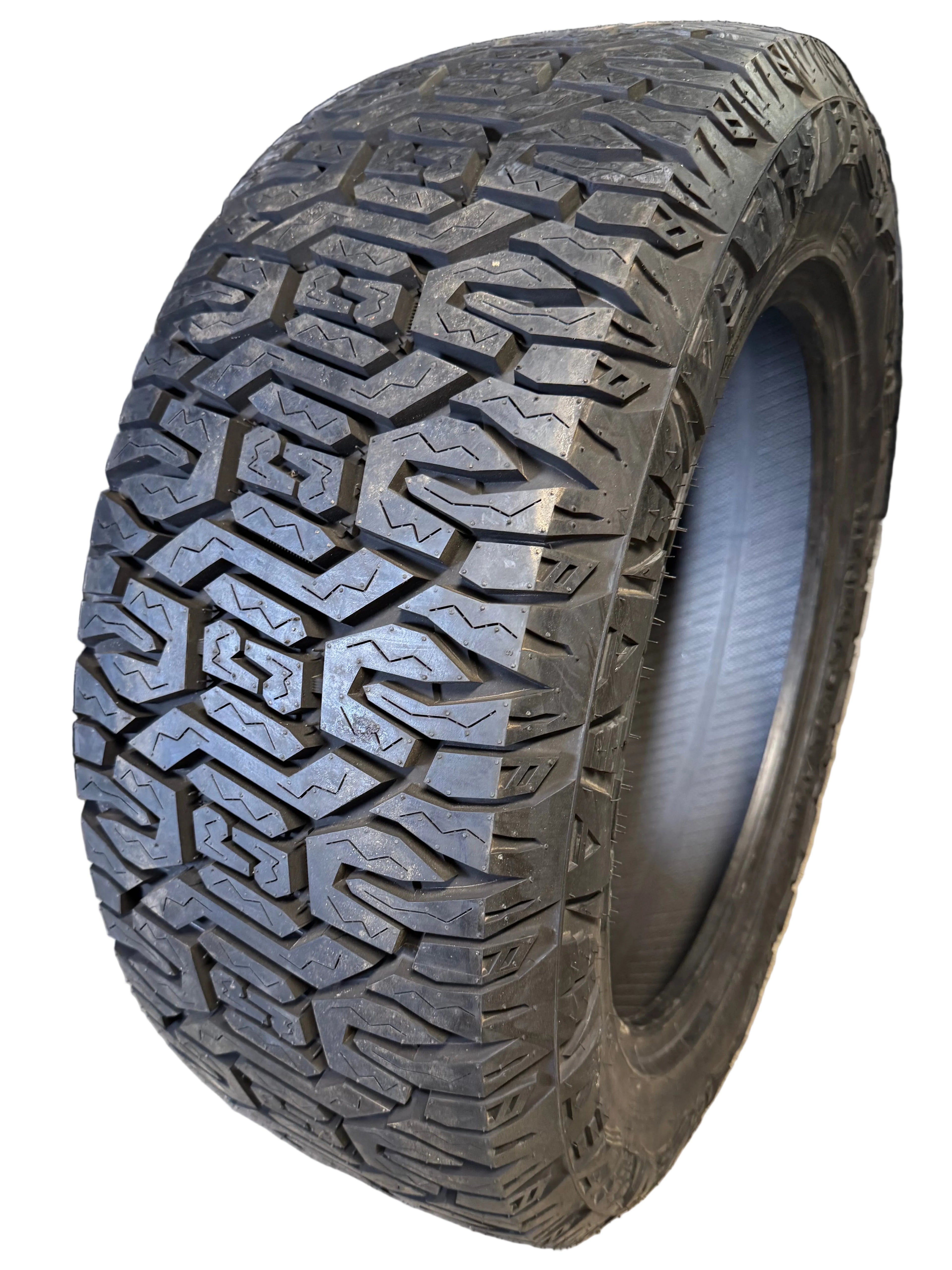 NOS RADAR RENEGADE A/T PRO BSW LT 35 12.5 22 117R 10PLY ALL TERRAIN TIRE RACSTH0021