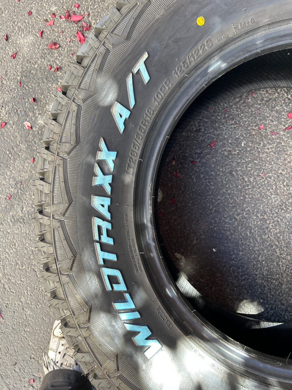 LANDSPIDER WILDTRAXX A/T OWL LT 285/65R18 125/122S ALL TERRAIN TIRE DAT035