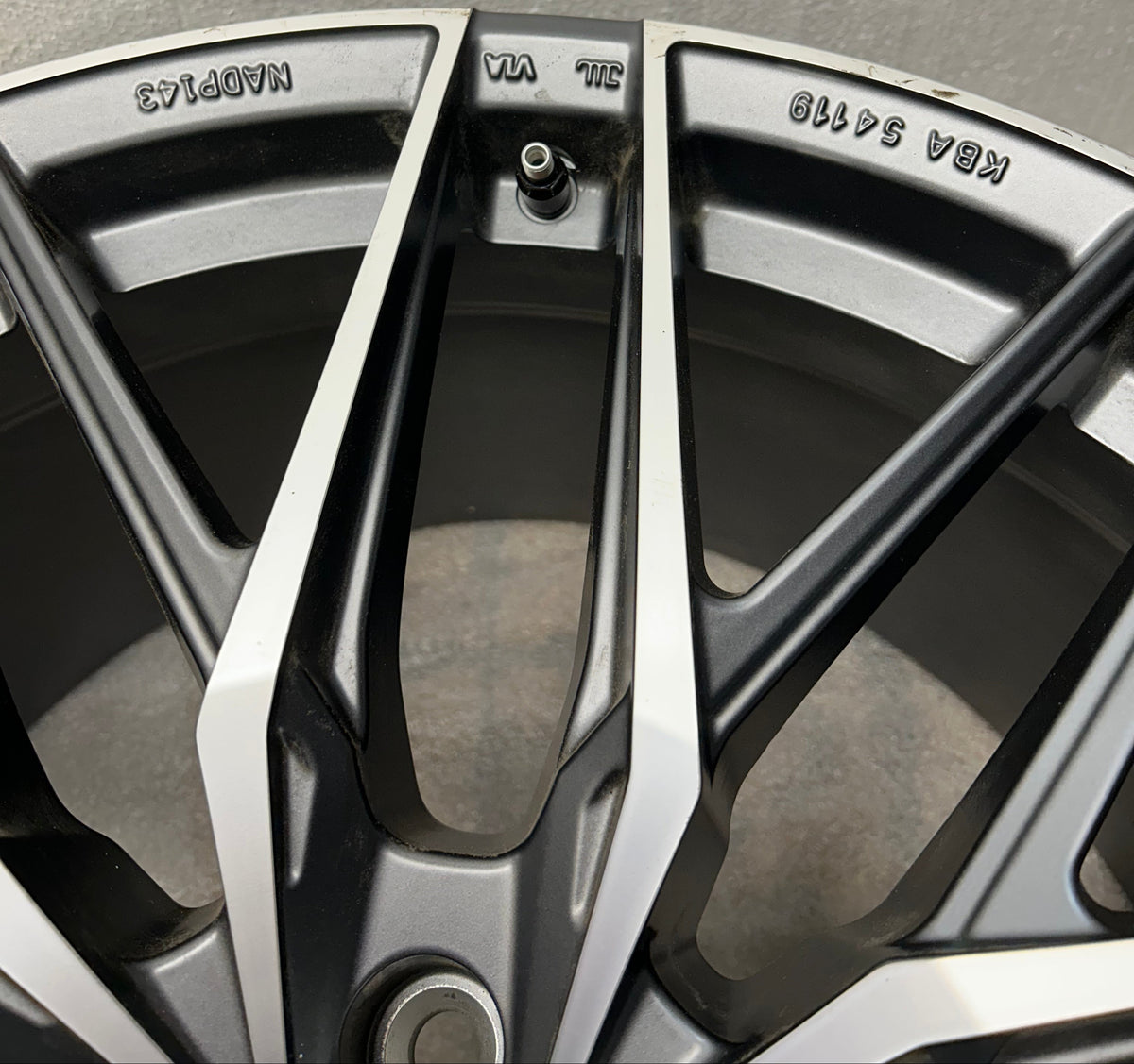 MSW TYPE 50 21X10.5 ET43 5X112 MACHINED W/GUNMETAL ACCENT REAR WHEEL