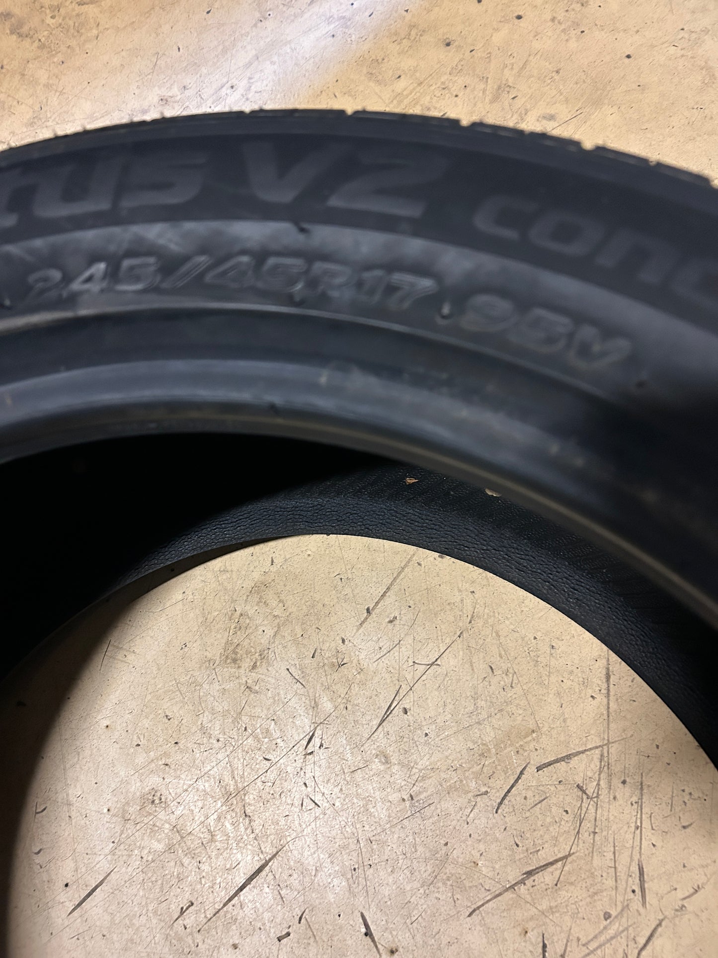 NOS HANKOOK VENTUS V2 CONCEPT 2 BSW P 245 45 17 95V ALL SEASON TIRE 1014379