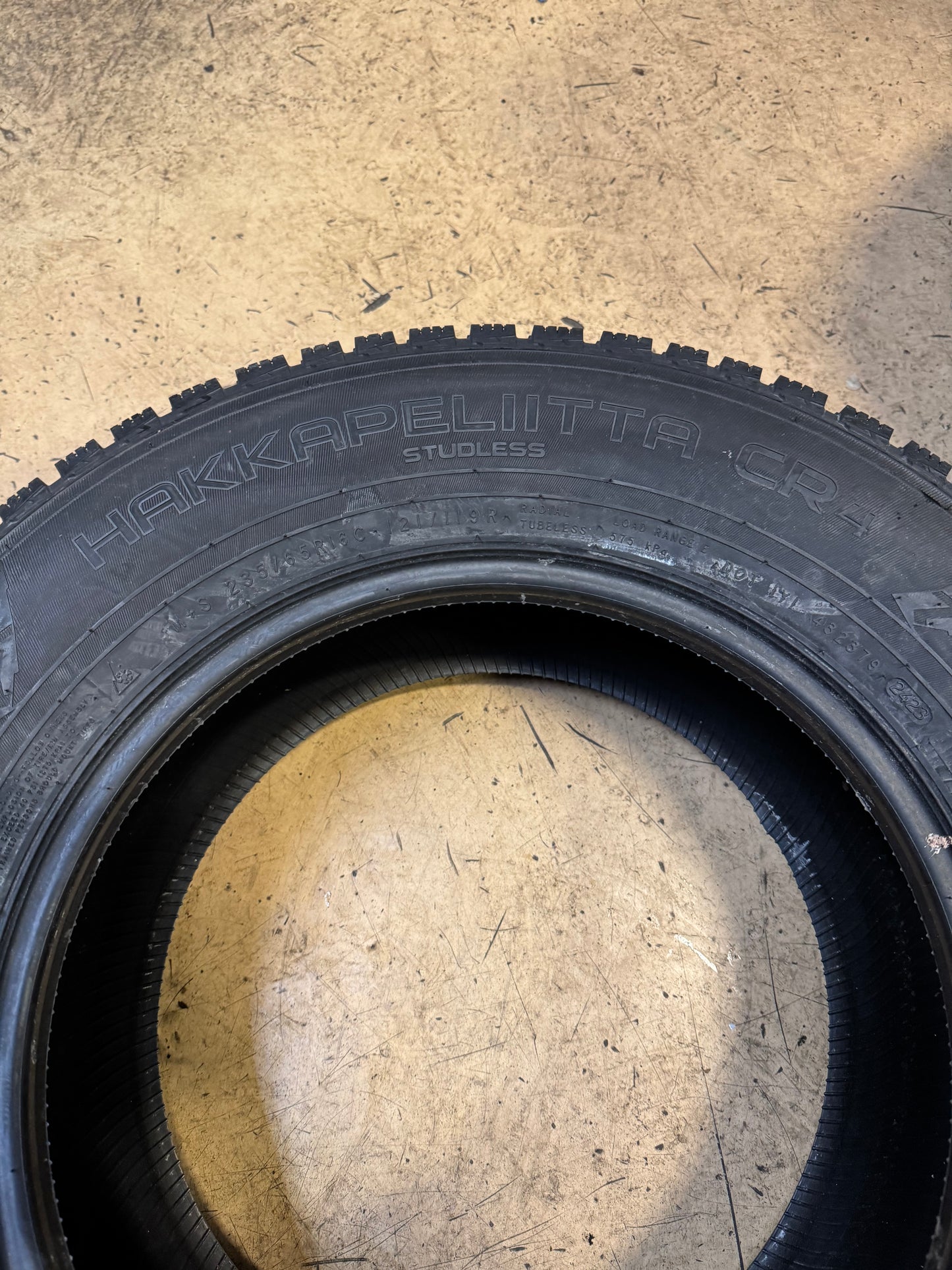 2 NOKIAN HAKKAPELIITTA CR4 BSW P 235 65 16 121/119R 10PLY WINTER TIRE T432379