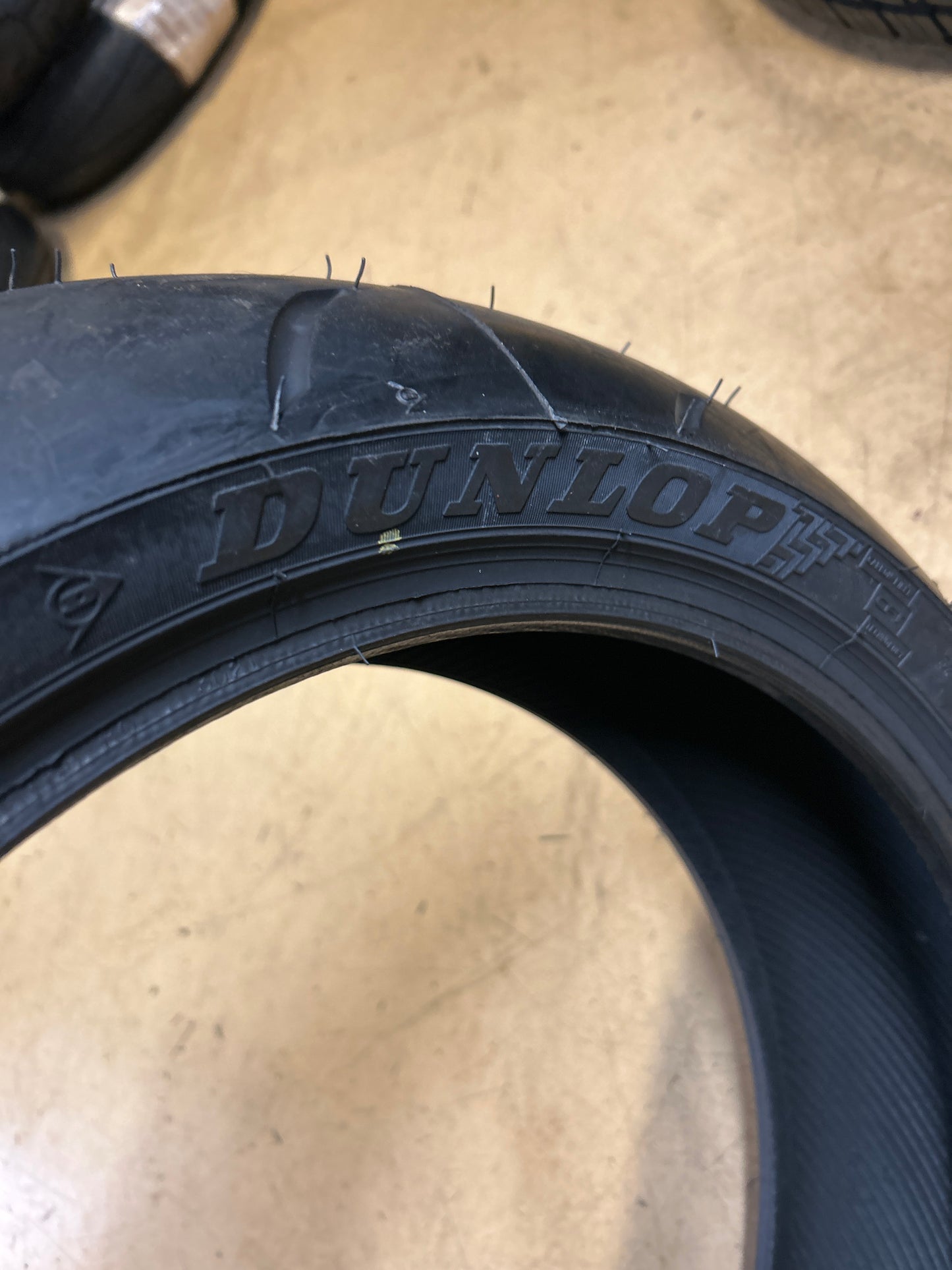 DUNLOP SPORTMAX Q3+ BSW 180 55 17 73W REAR TIRE 45036885