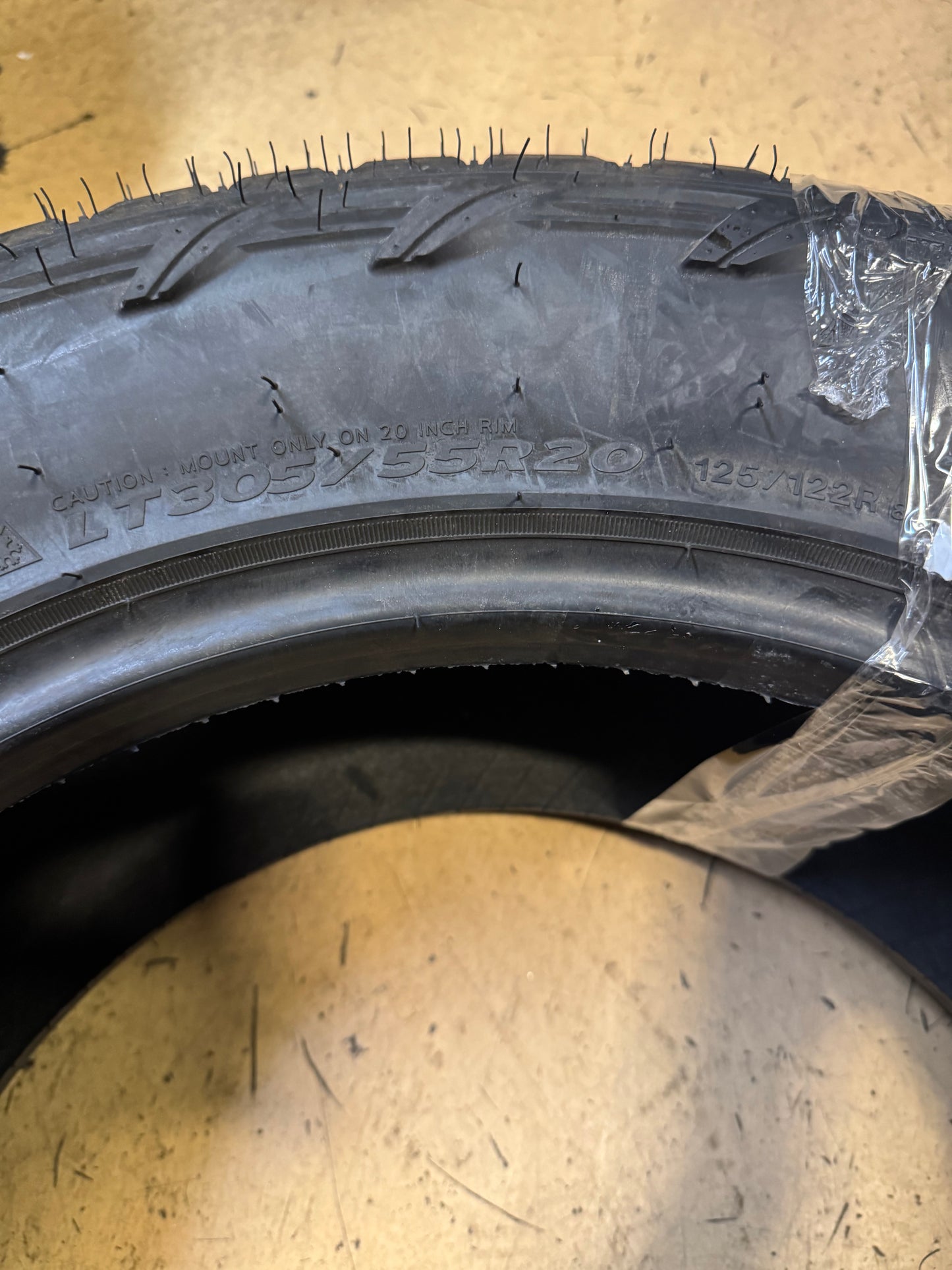 HANKOOK DYNAPRO XT RC10 LT 305 55 20 125/122R 12PLY ALL TERRAIN TIRE 2021393