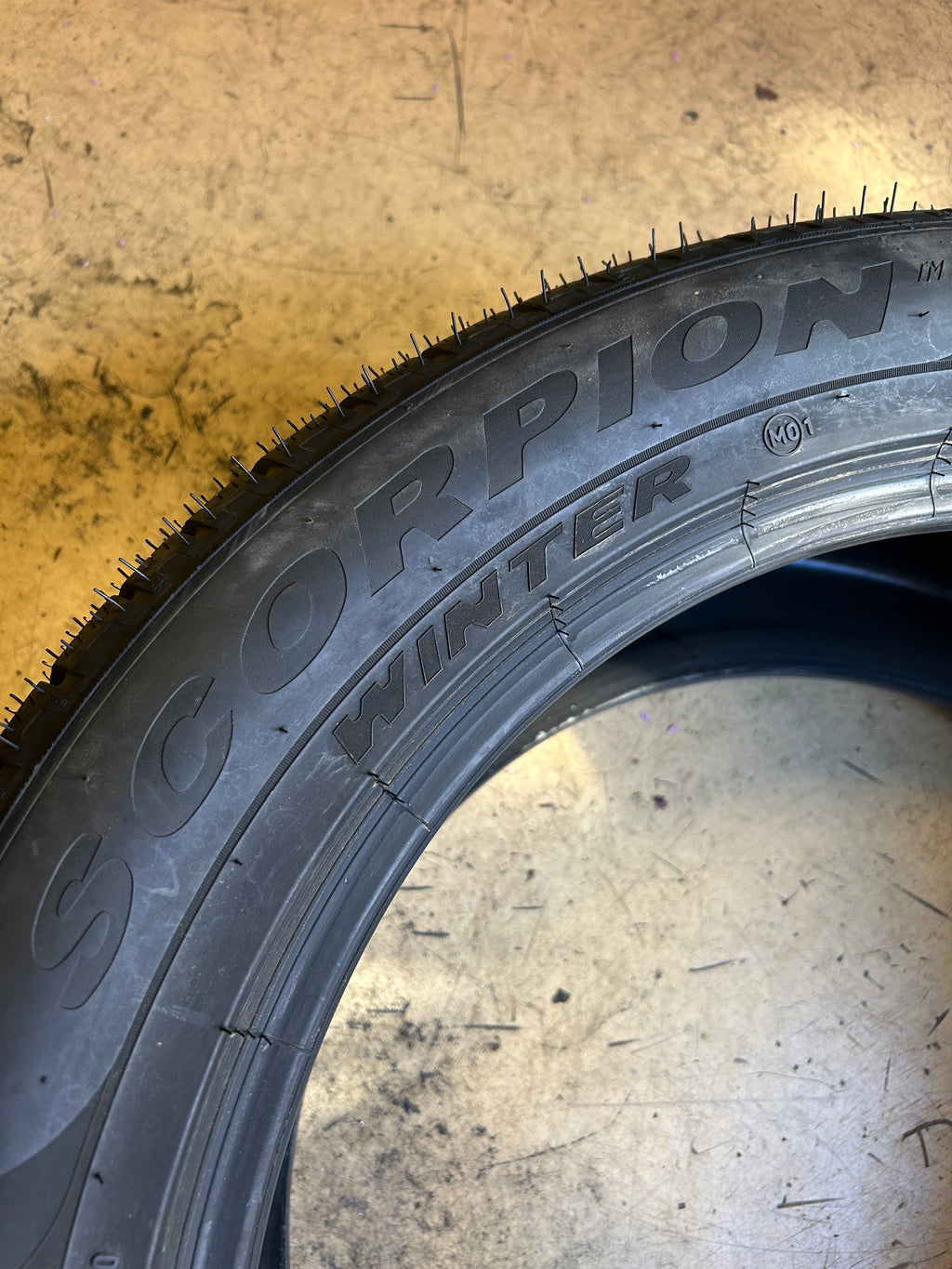 NOS PIRELLI SCORPION WINTER BSW P 315 45 21 116V WINTER TIRE 4107600