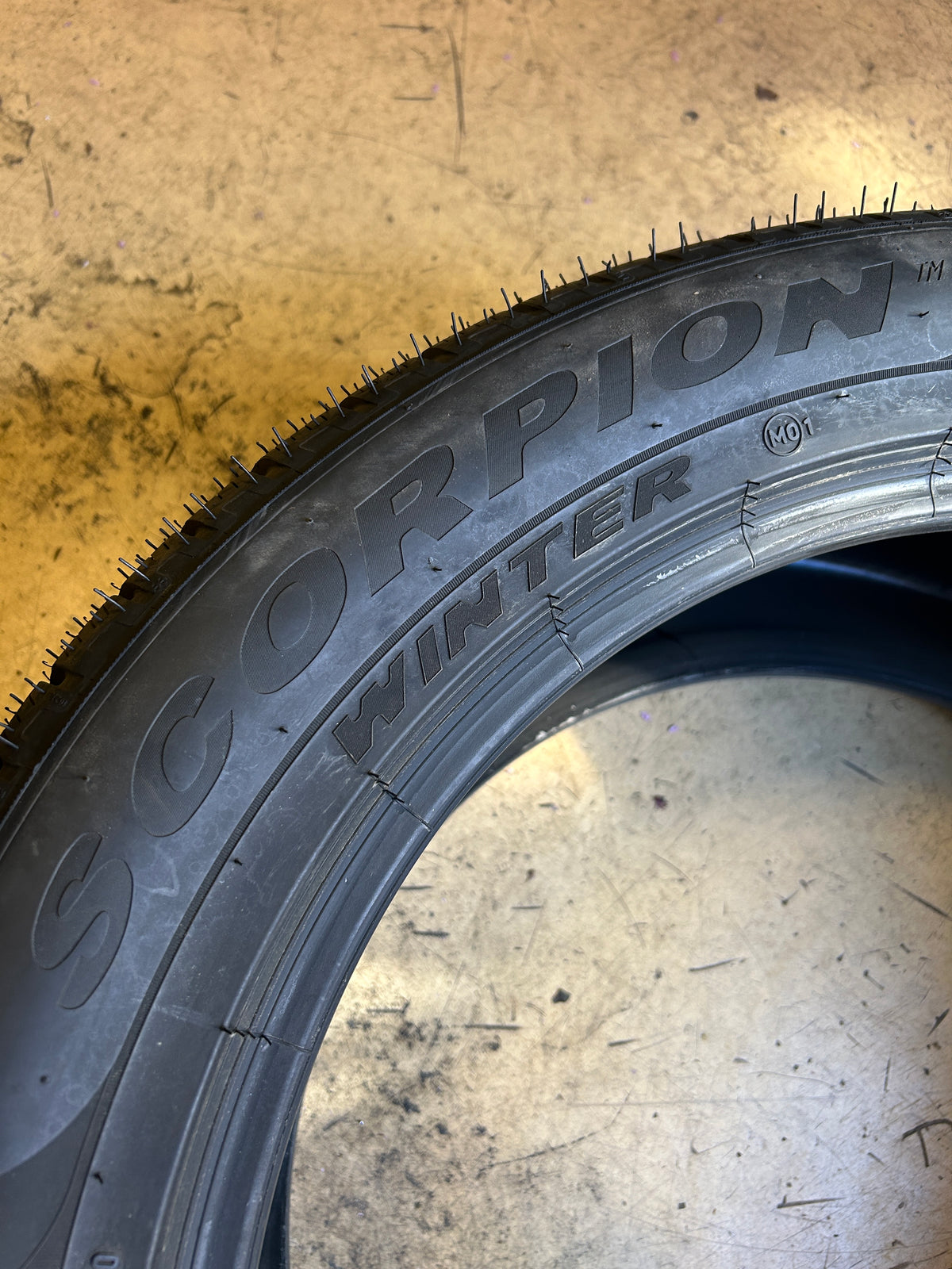 NOS PIRELLI SCORPION WINTER BSW P 315 45 21 116V WINTER TIRE 4107600