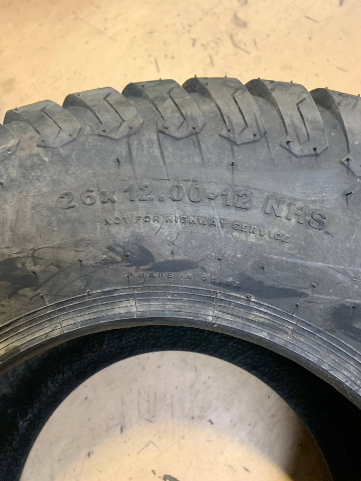 CARLSTAR MULTI TRAC C/S 100A3 BSW  26 12 12 4PLY LAWN TIRE 5743611