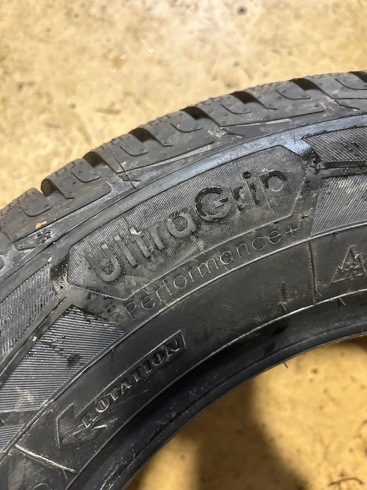 GOODYEAR ULTRA GRIP PERFORMANCE PLUS P 235 60 16 100H WINTER TIRE 117334637